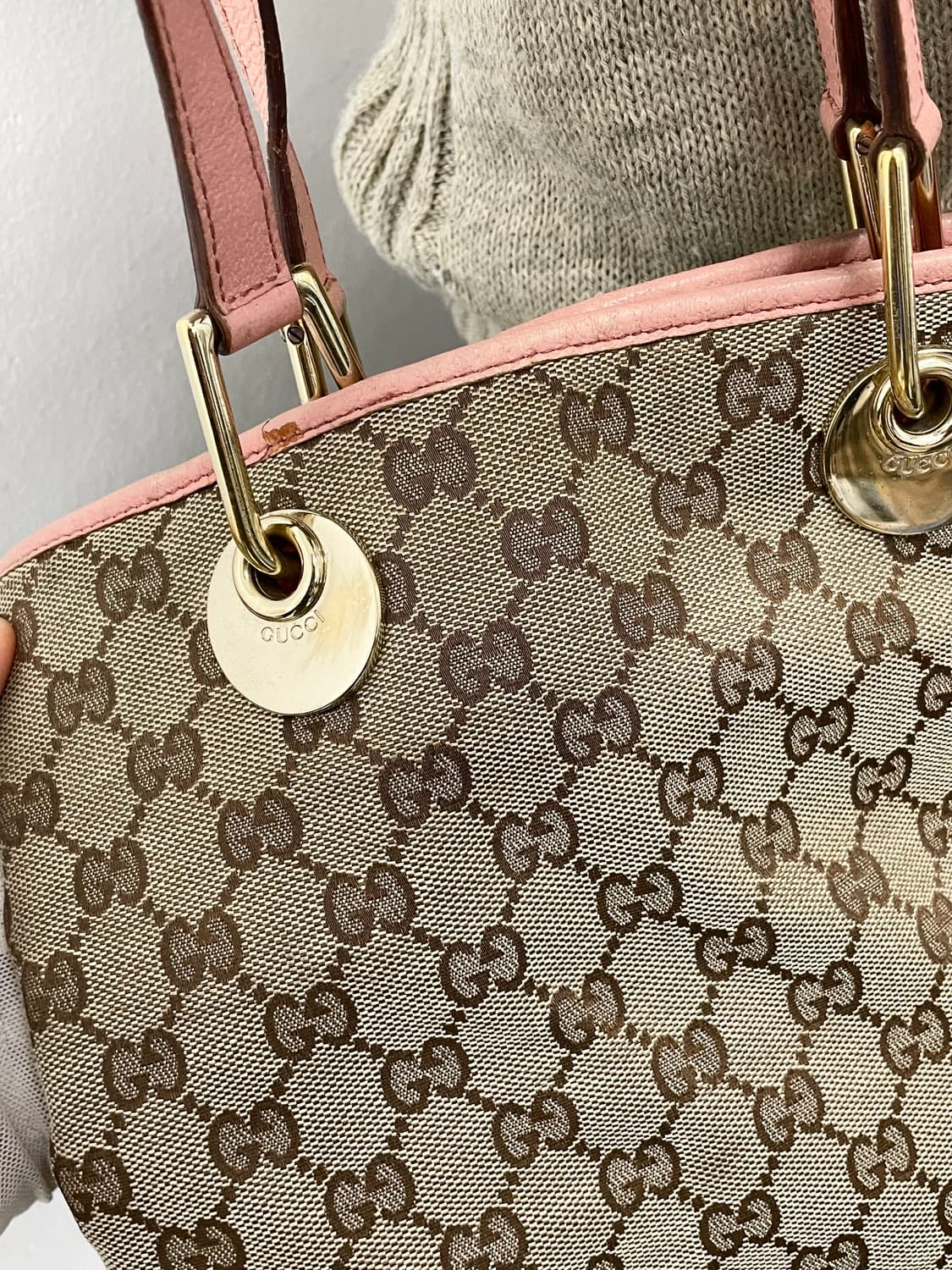 구찌 GG 모노그램 핑크 버킷 토트백 상품이미지4