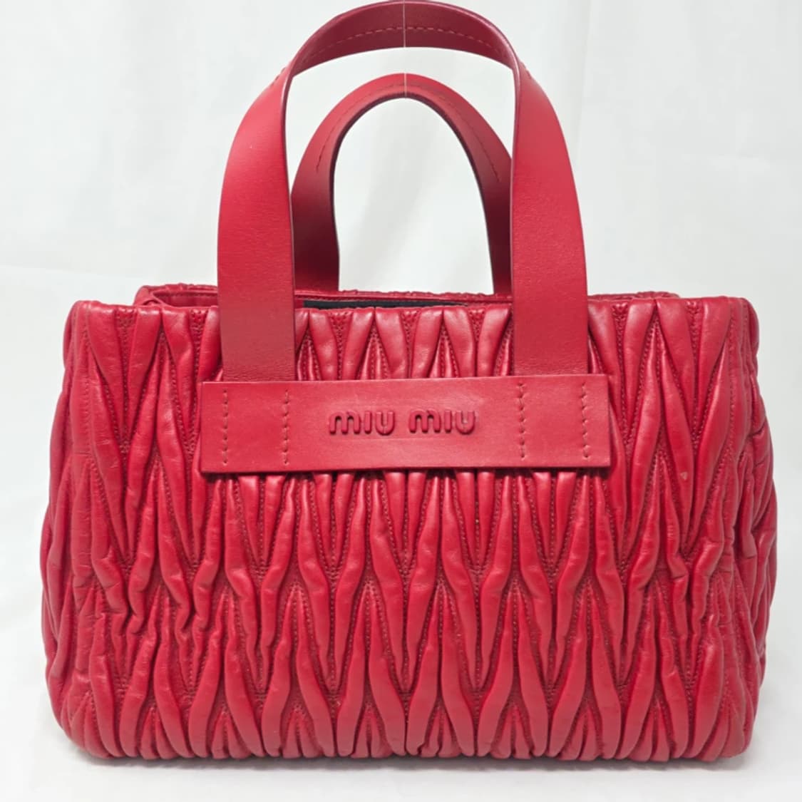 정품 미우미우 마테라쎄 토트백 상품이미지2