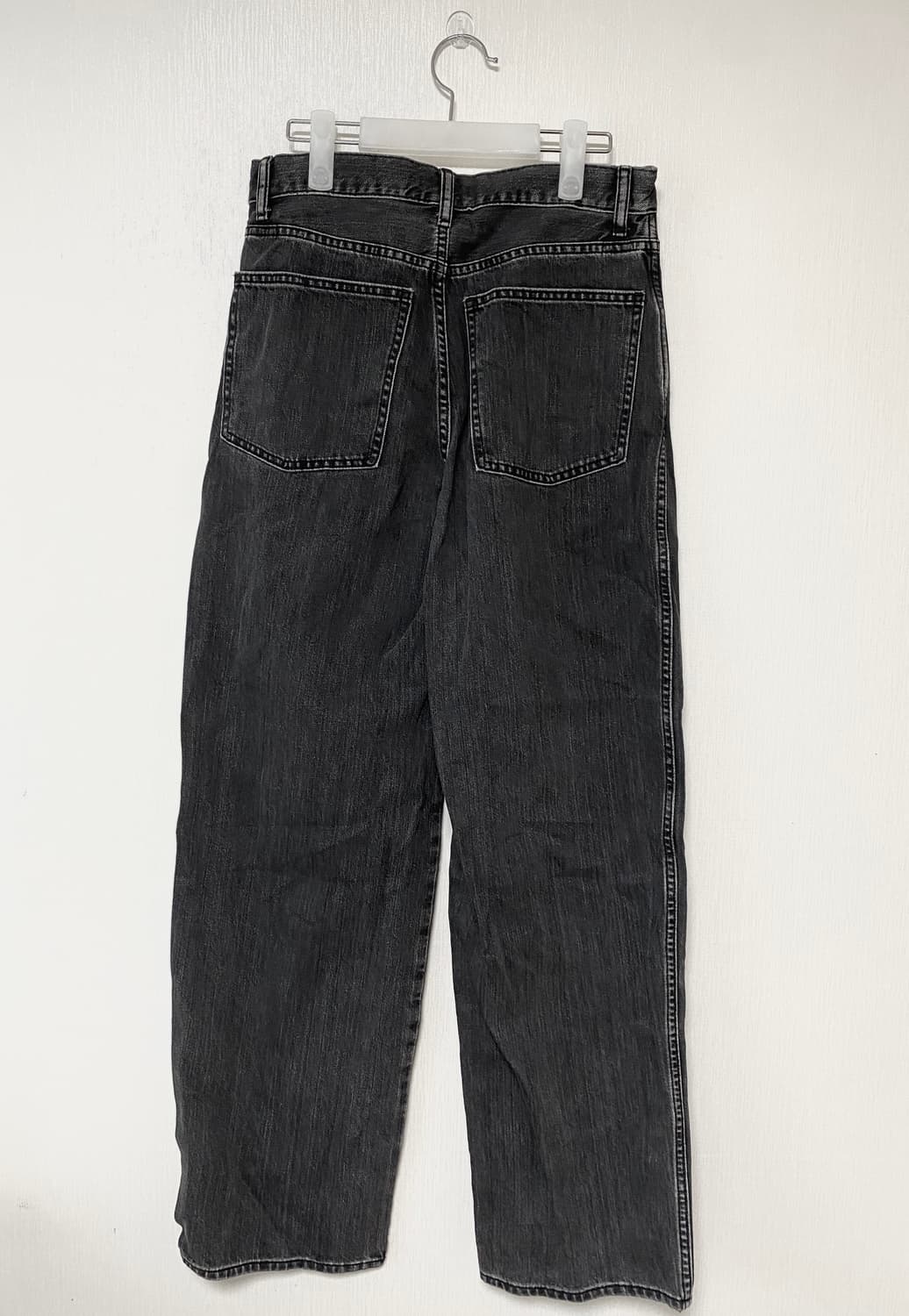 유니클로 U와이드피트 커브진 흑청 27 상품이미지4