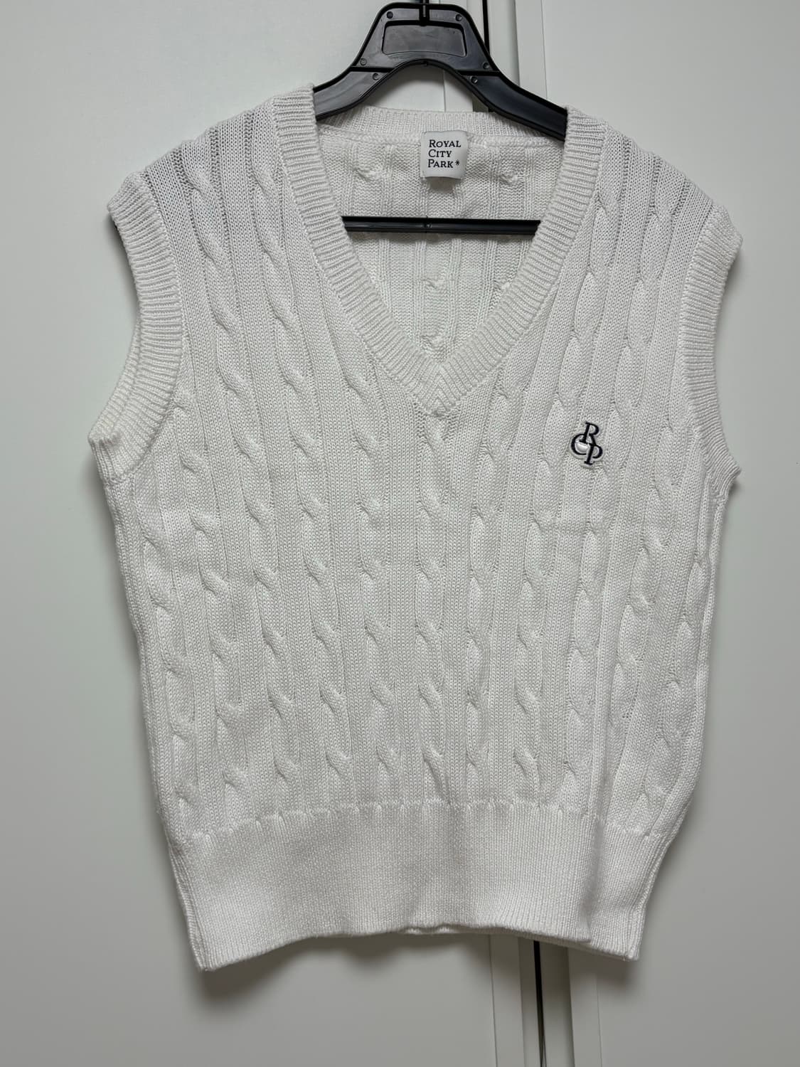 로얄시티파크 니트조끼 상품이미지1