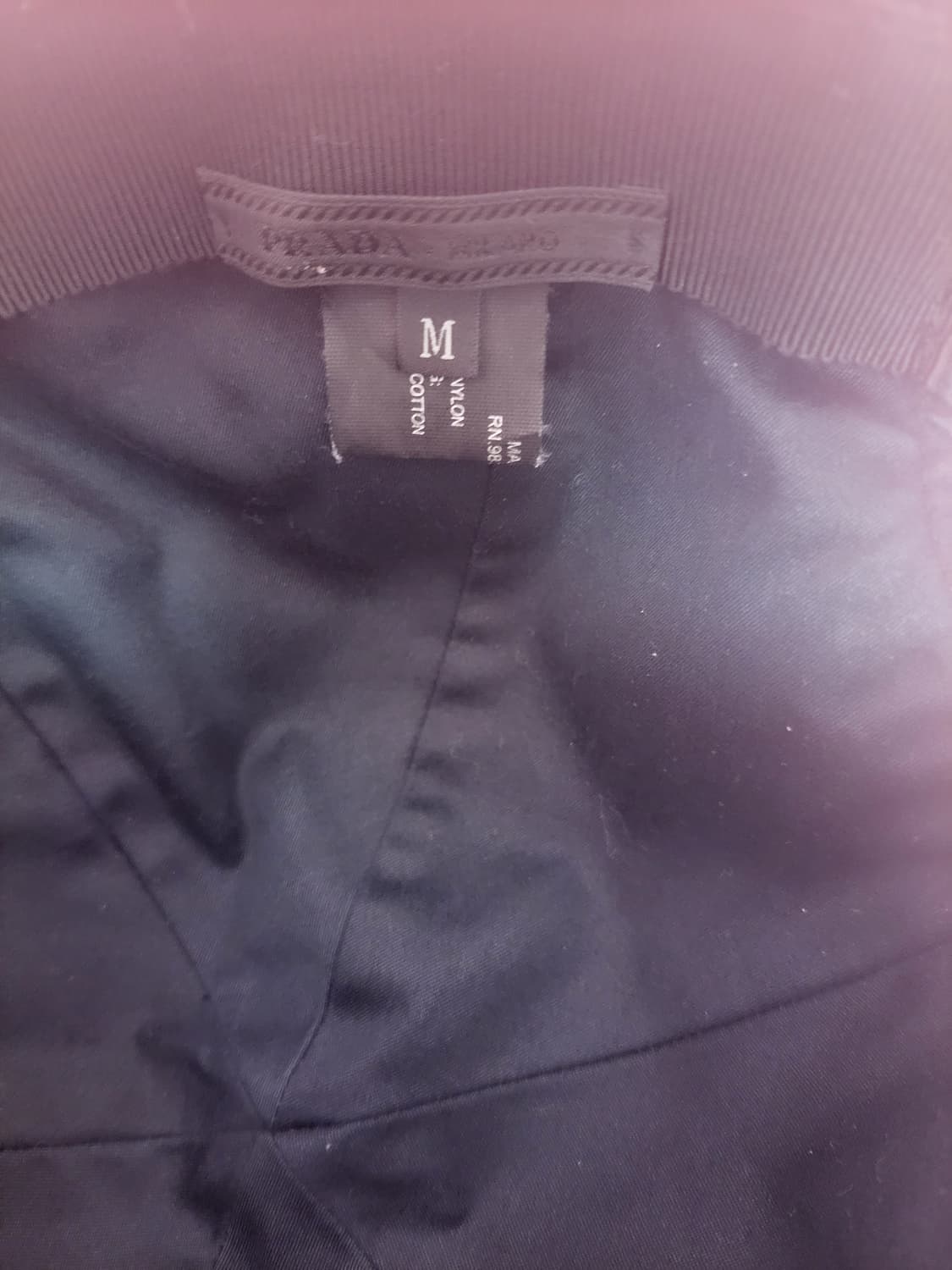 정품)급처상태양호!프라다 삼각로고 블랙 리나일론 베이스 볼 캡 모자 상품이미지5