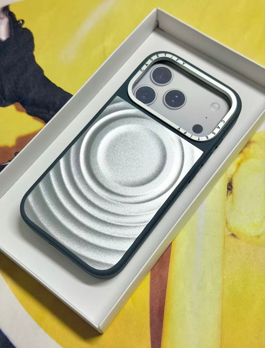 케이스티파이 x 지드래곤 아이폰 알로이 리플 케이스 실버 17prpmax 상품이미지2