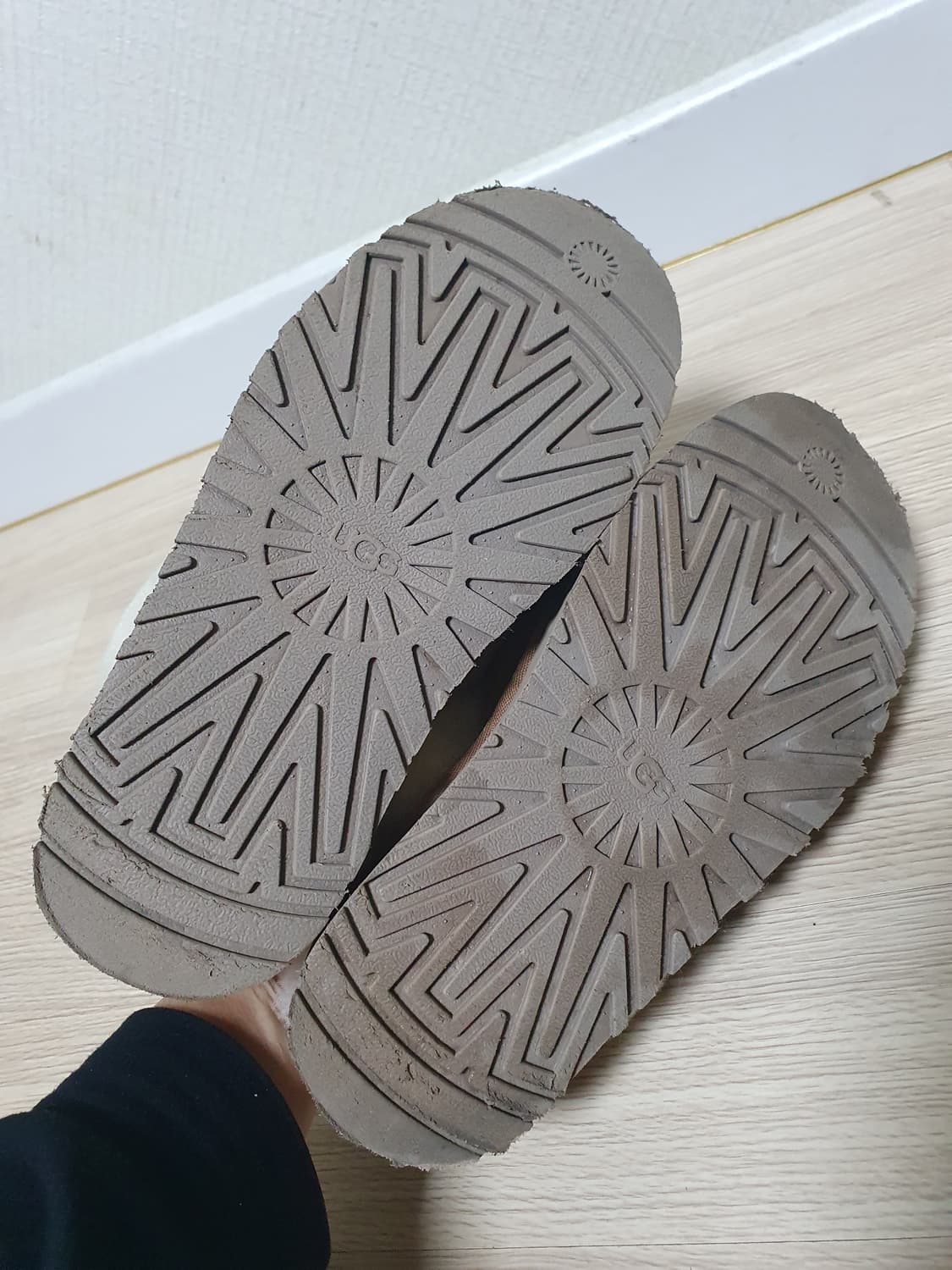 어그 디스케트 털 슬리퍼 250 상품이미지7