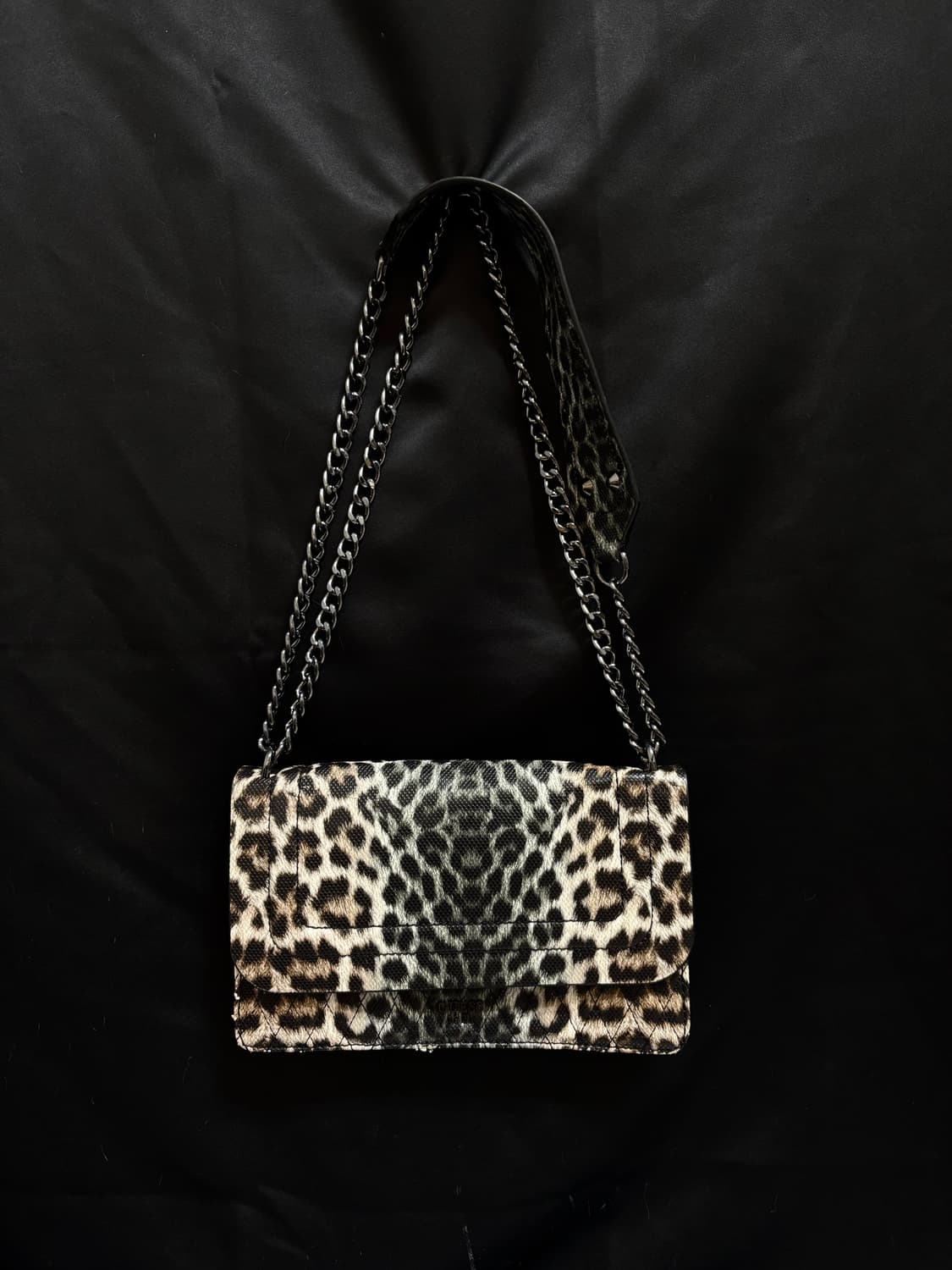 “Guess” Leopard Pattern Kitsch Y2K Mood  상품이미지3