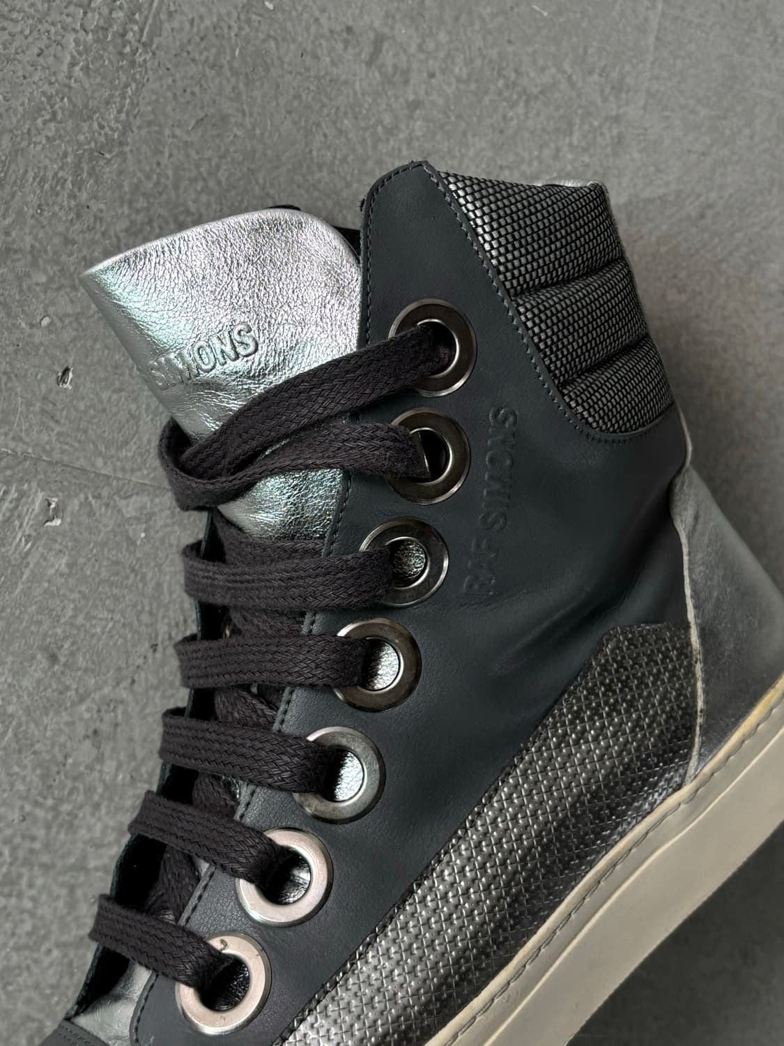 라프시몬스 콘트라스트 하이탑 상품이미지6