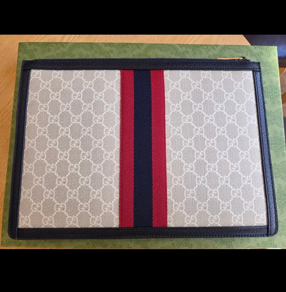 구찌 오피디아 GG 수프림 클러치 상품이미지2