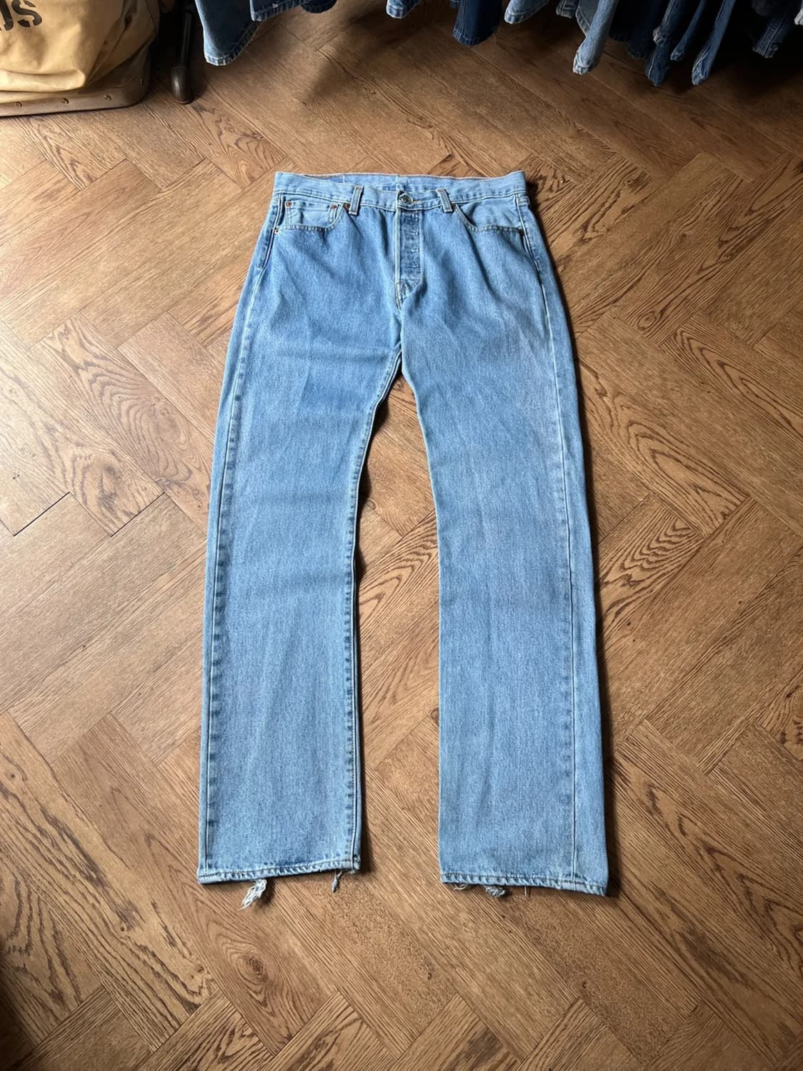 [33]리바이스 501 데미지드 미디엄블루 데님 팬츠 상품이미지1