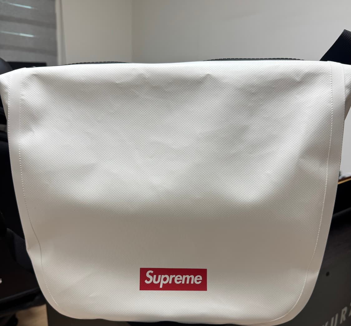 슈프림 오르트립 메신저백 상품이미지2