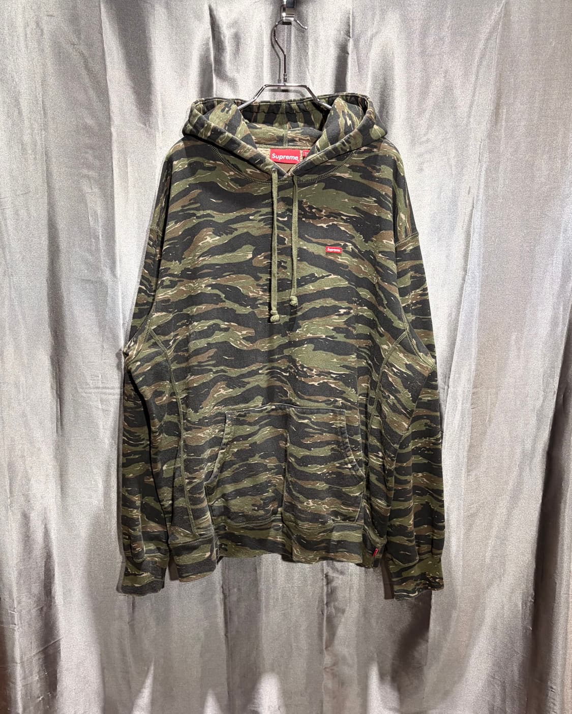 XL SUPREME 슈프림 타이거 카모 미니 박스로고 후드티 상품이미지2