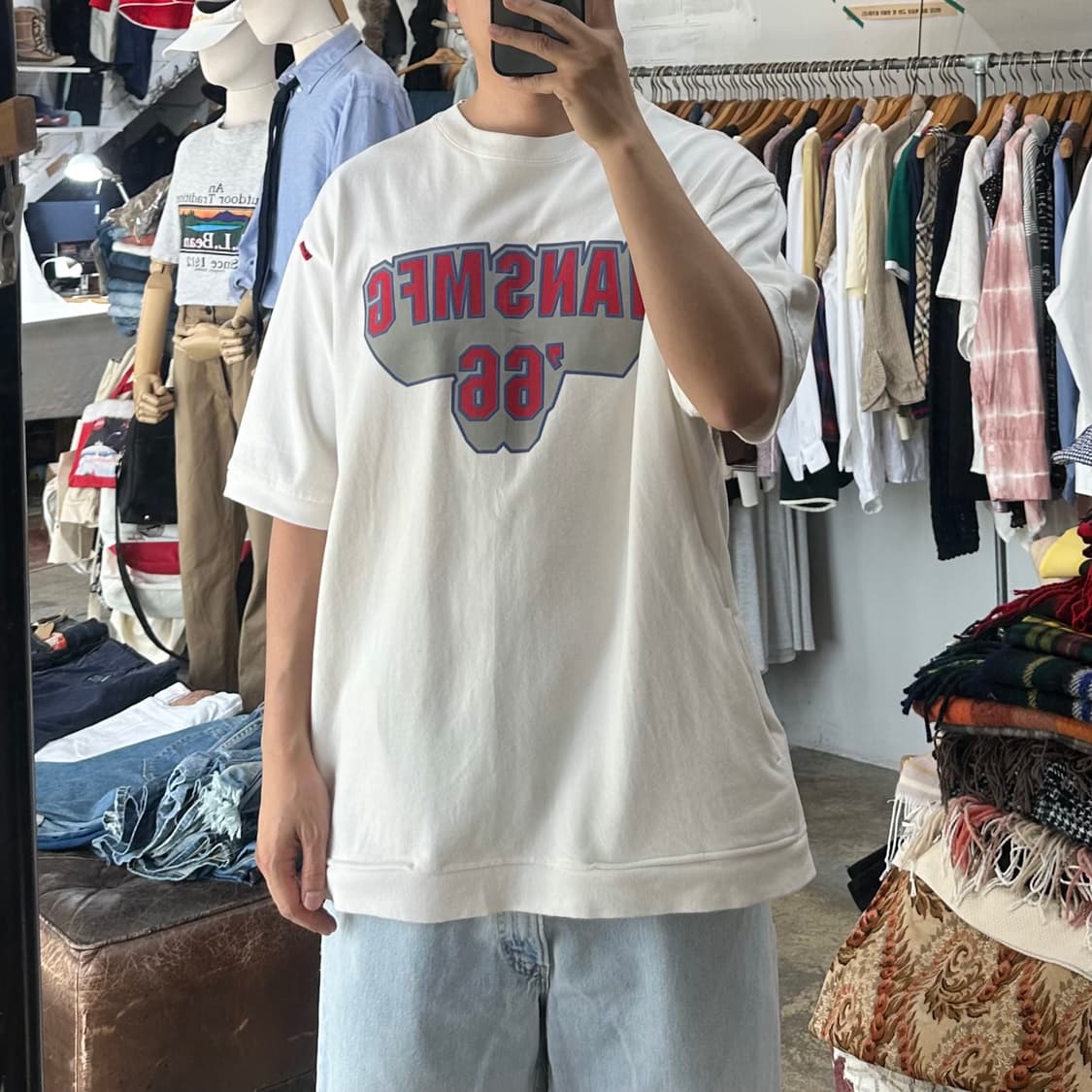 (착용컷) VANS 올드스쿨 스웻 반팔 티셔츠 (남성용 105) 상품이미지3