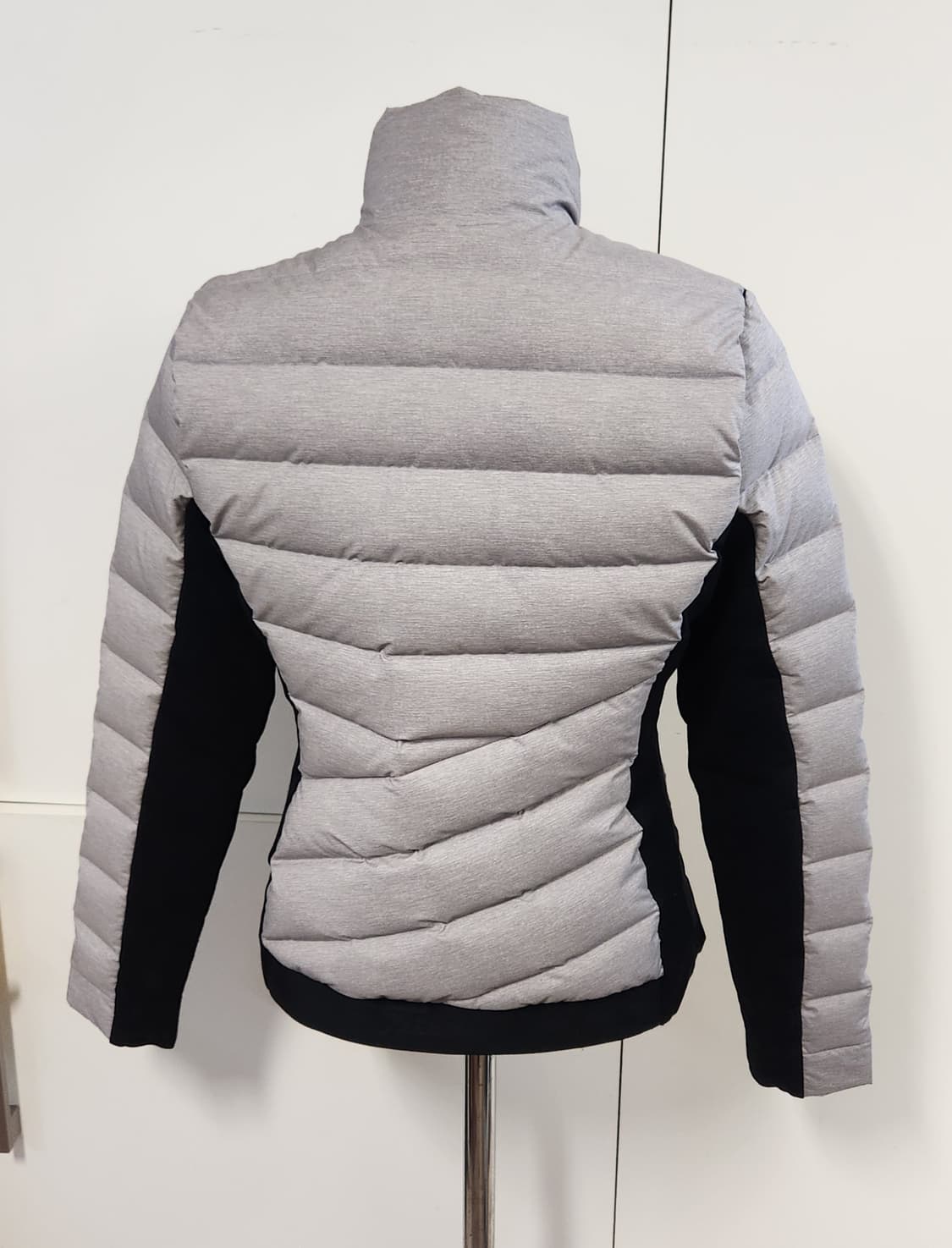 타이틀리스트 골프 방풍 구스패딩 S 상품이미지2