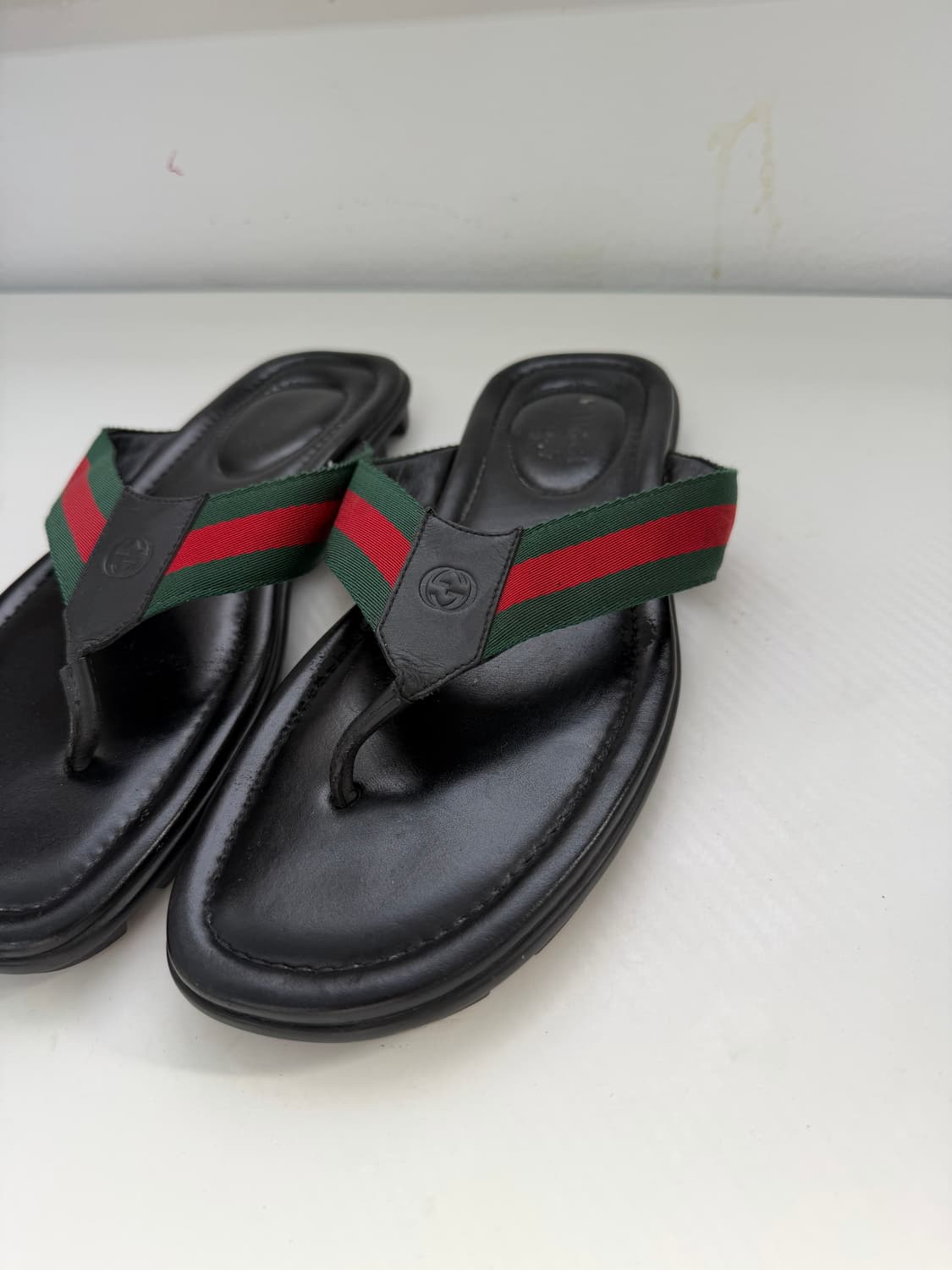 정품) 구찌 남성 삼선 블랙 레더 쪼리 7.5(265) 상품이미지2