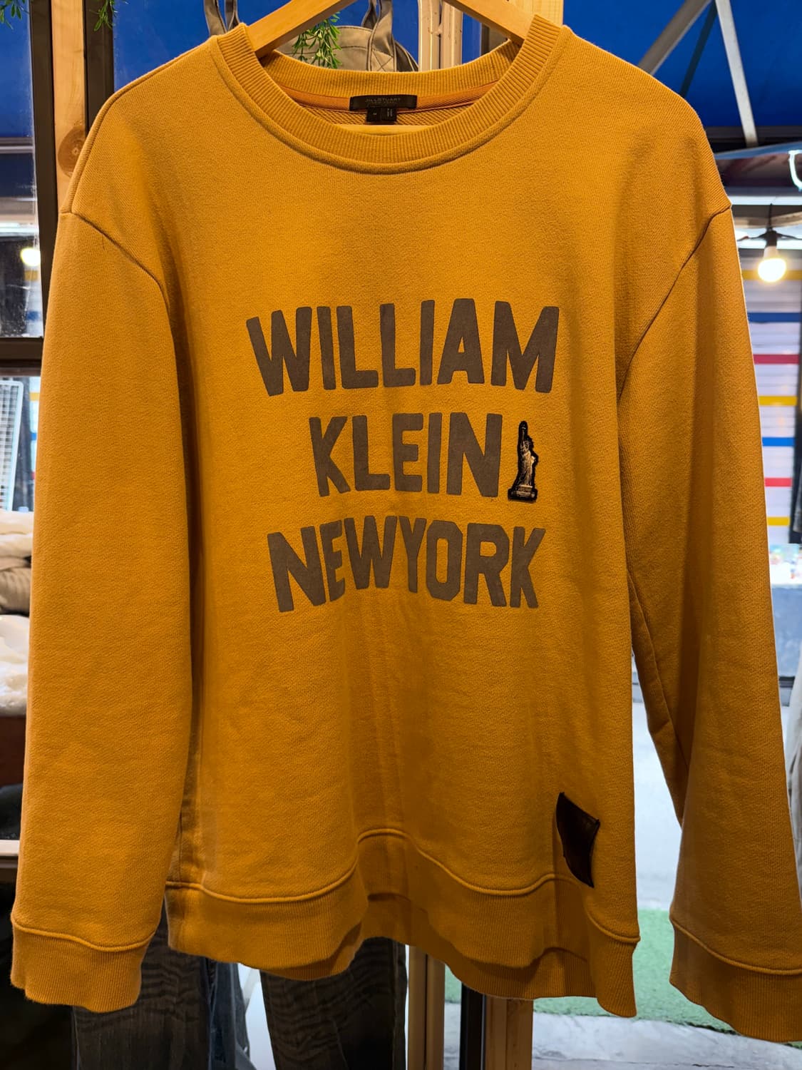 질스튜어트 옐로우 맨투맨 상품이미지1