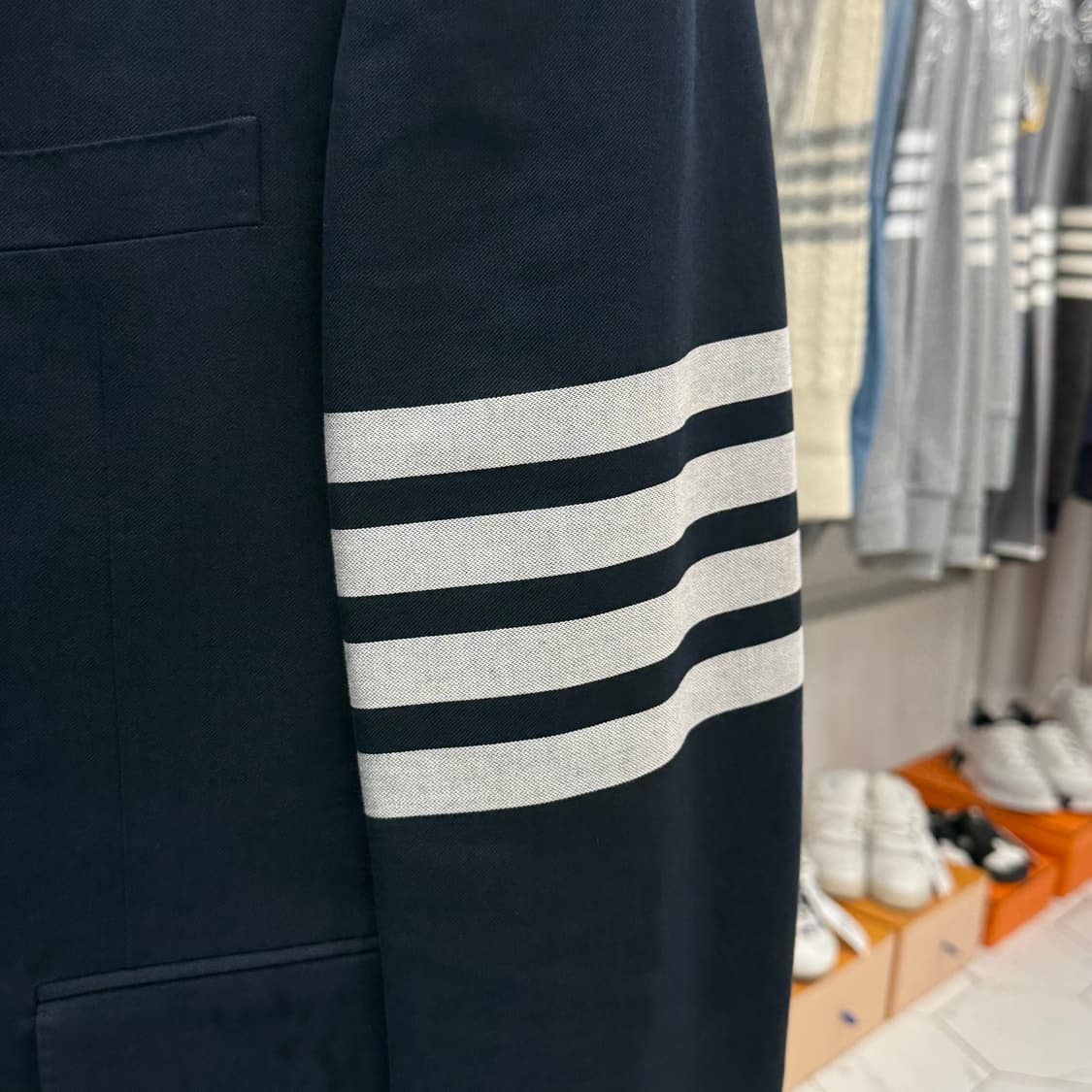 [3] 톰브라운 사선완장 금장 클래식 블레이저 상품이미지3