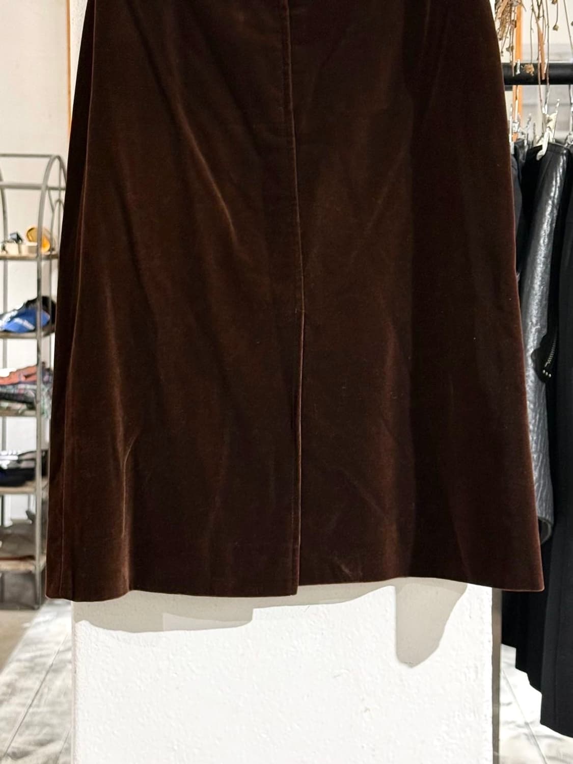 셀린느 90s 브라운 벨벳 체인 미디 스커트 상품이미지6