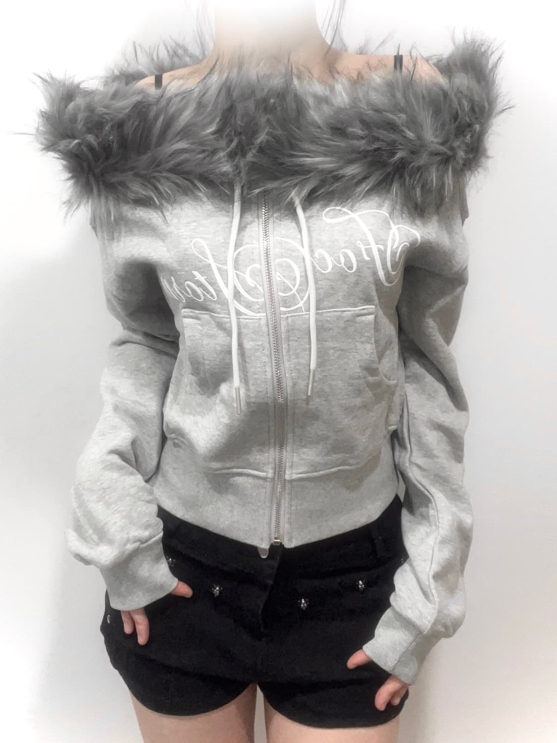 Off-shoulder Gray fur hoodie 상품이미지2
