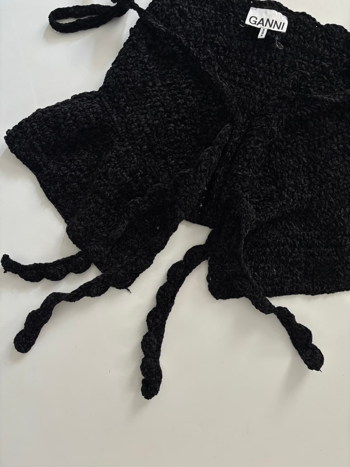 GANNI 가니 블랙 벨벳 크로쉐 스트랩 탑 상품이미지7