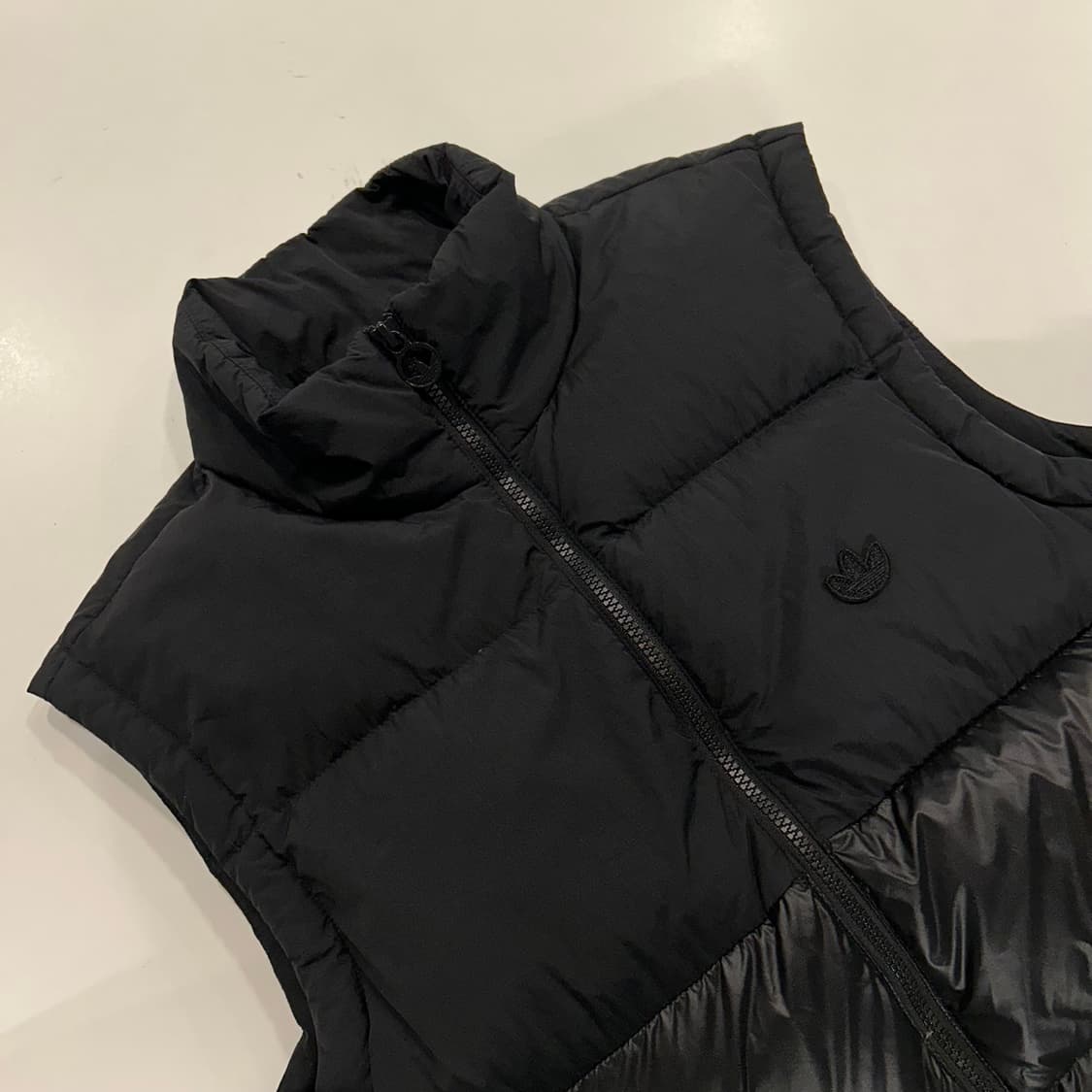 [XL] 아디다스 다운 리젠 블랙 패딩 조끼 A658 상품이미지3