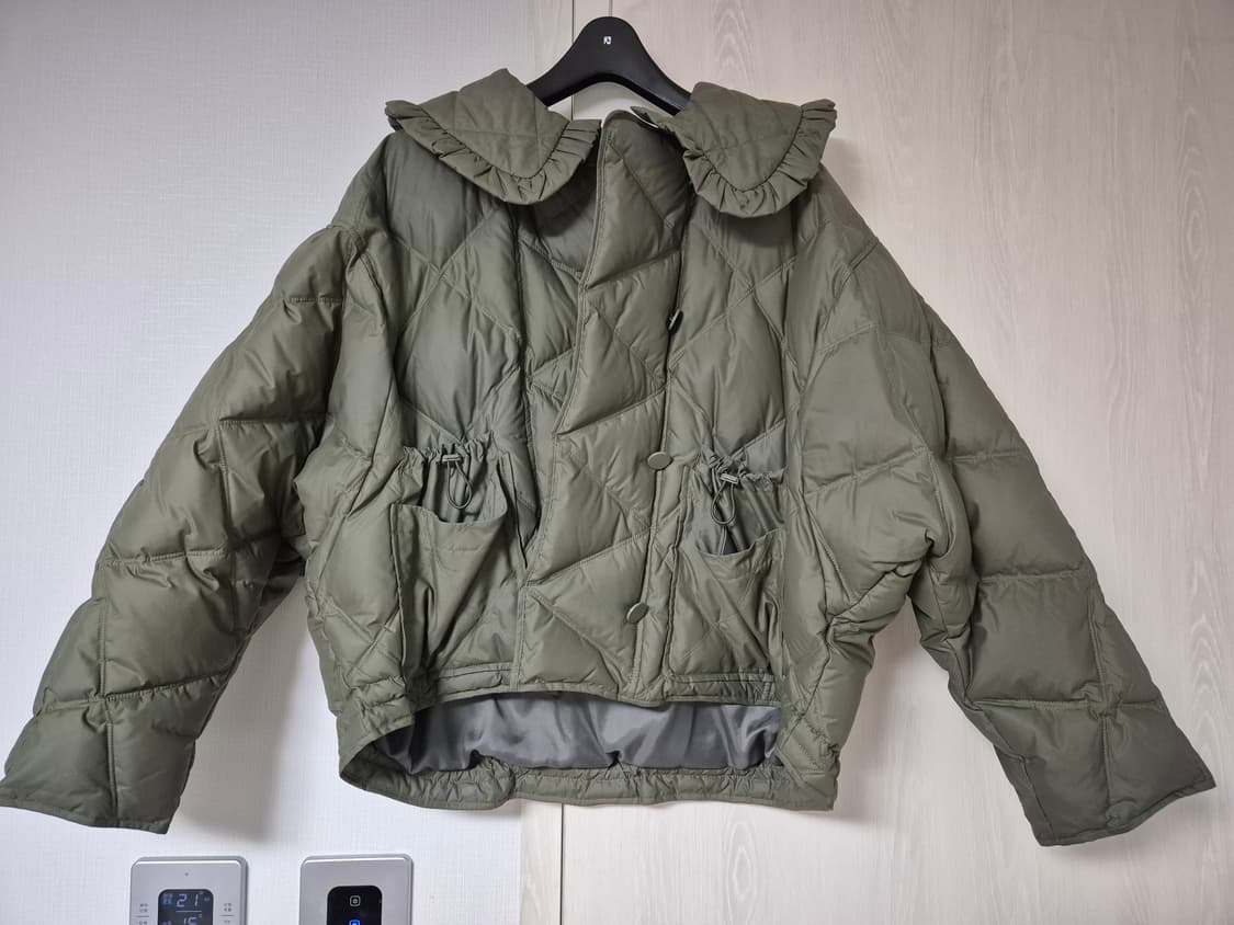 보카바카 프릴 카라 숏 다운 패딩 상품이미지1