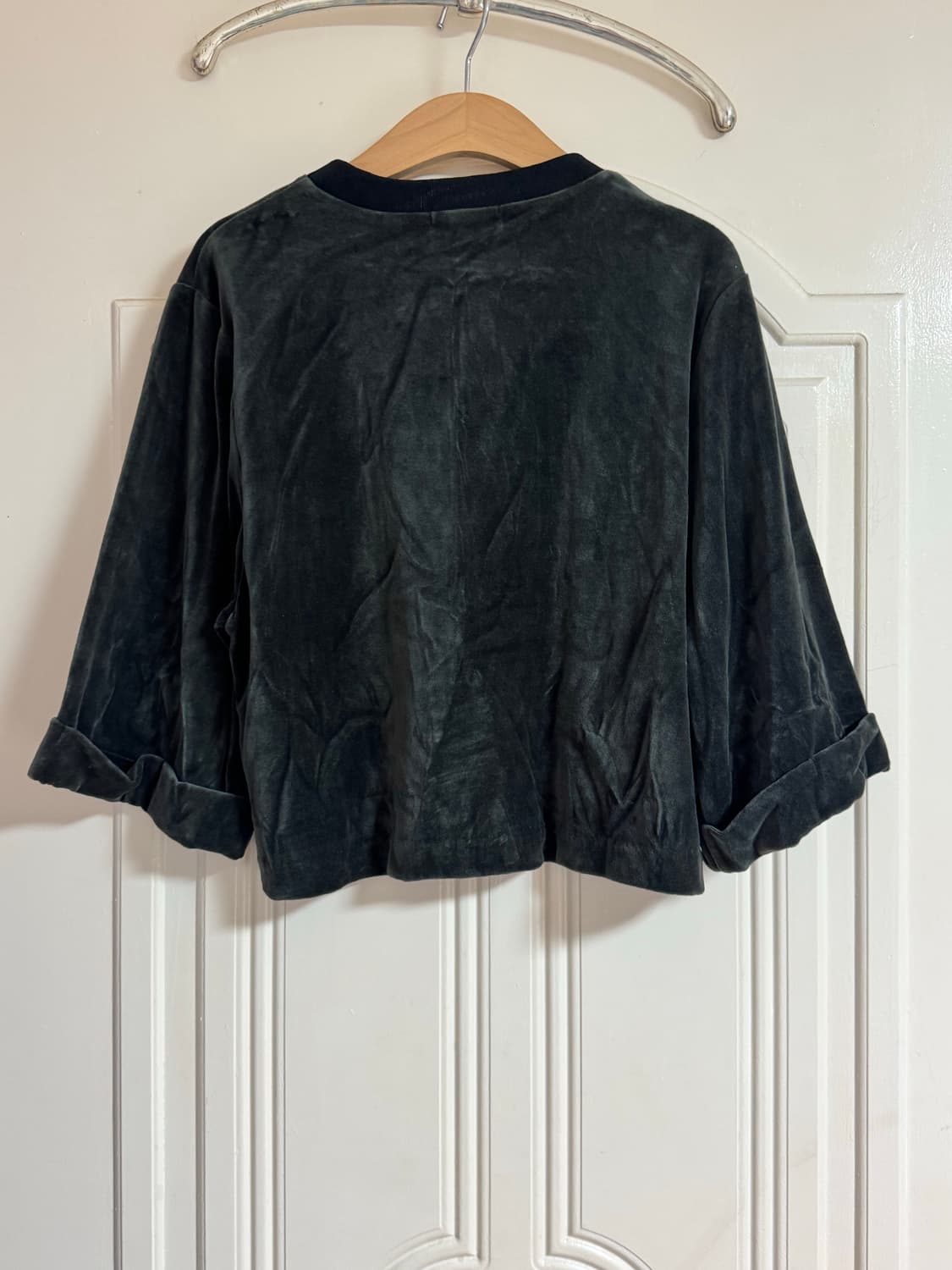 오프닝세레머니 벨벳 크롭 티 상품이미지2