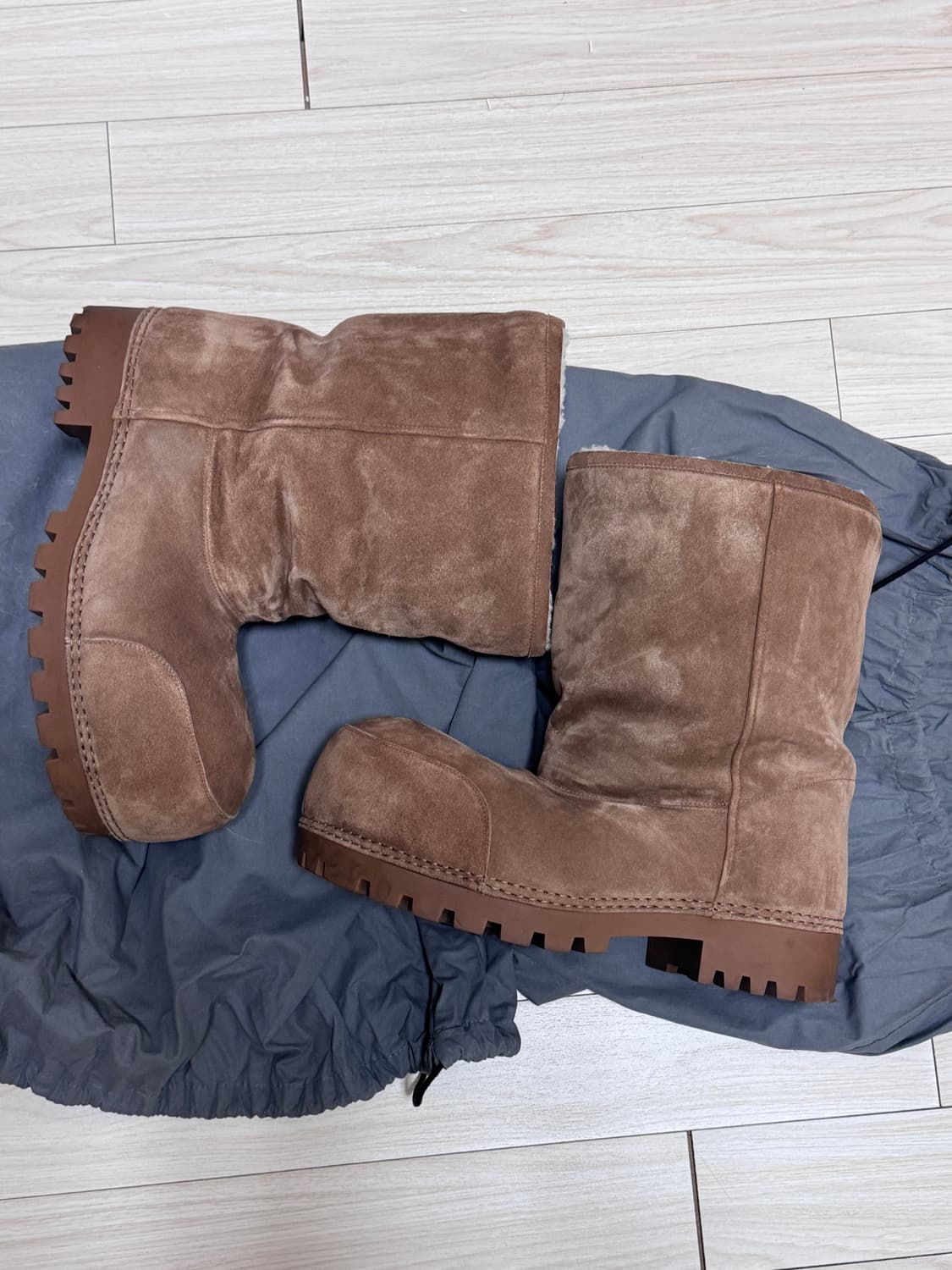 [44] 발렌시아가 알래스카 퍼 부츠 브라운 상품이미지2