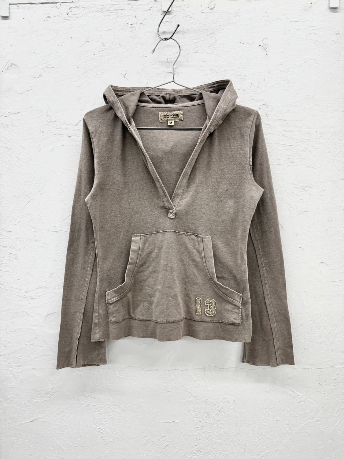 back number 딥 브이넥 후디 상품이미지1