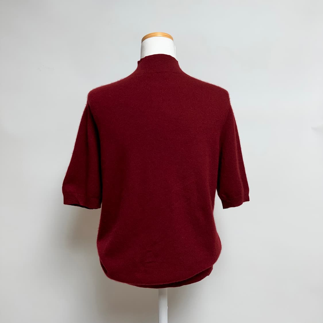 [캐시미어 100%] 반팔 버건디 하프넥 반폴라 니트 L 상품이미지3