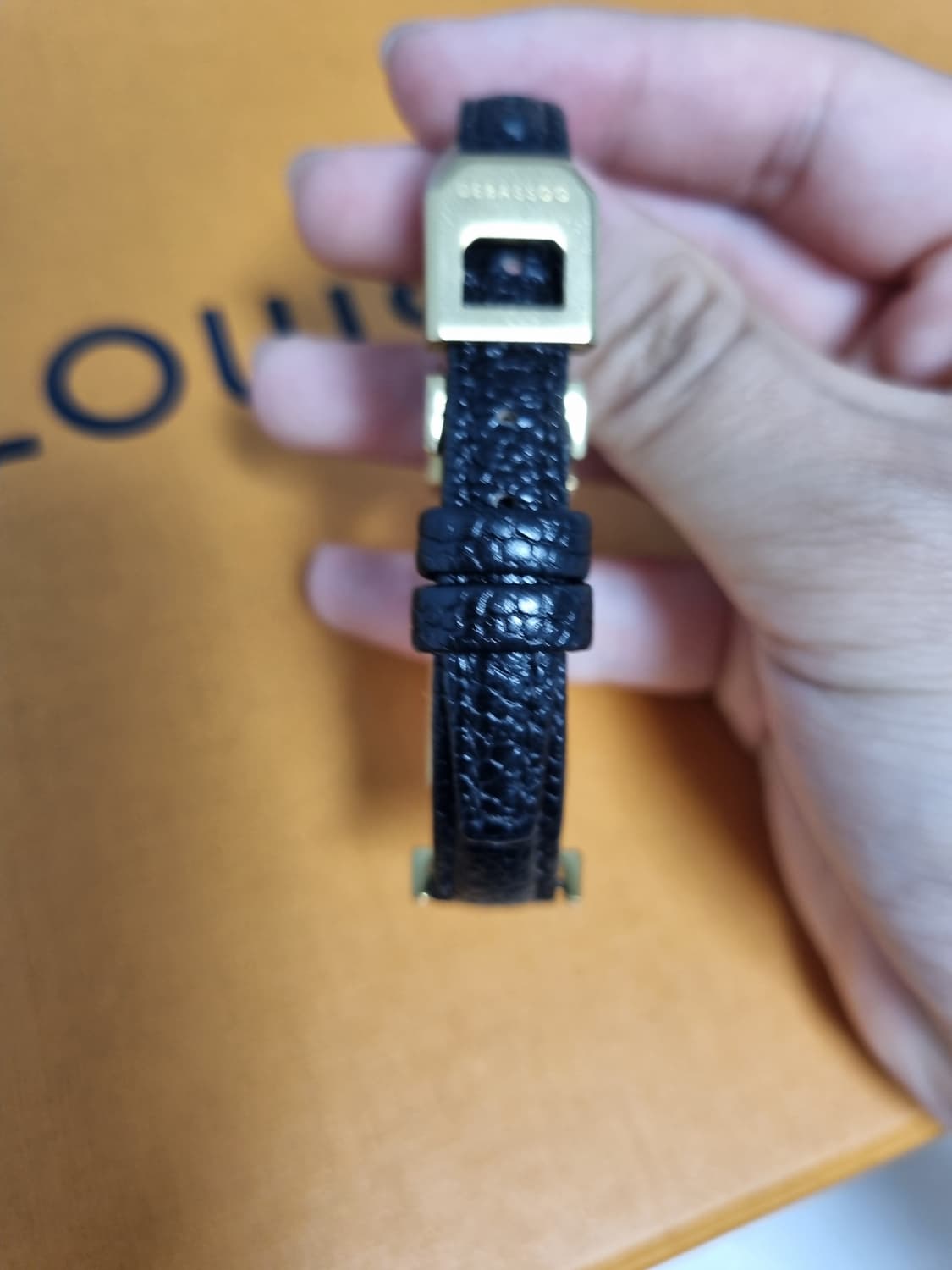 드바스크 금장 가죽 팔찌 상품이미지4