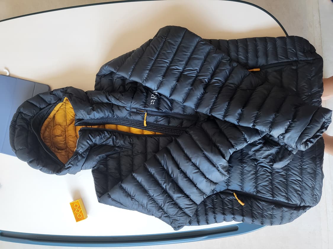 랩 경량패딩 벨루가 XL 사이즈 팝니다 상품이미지1