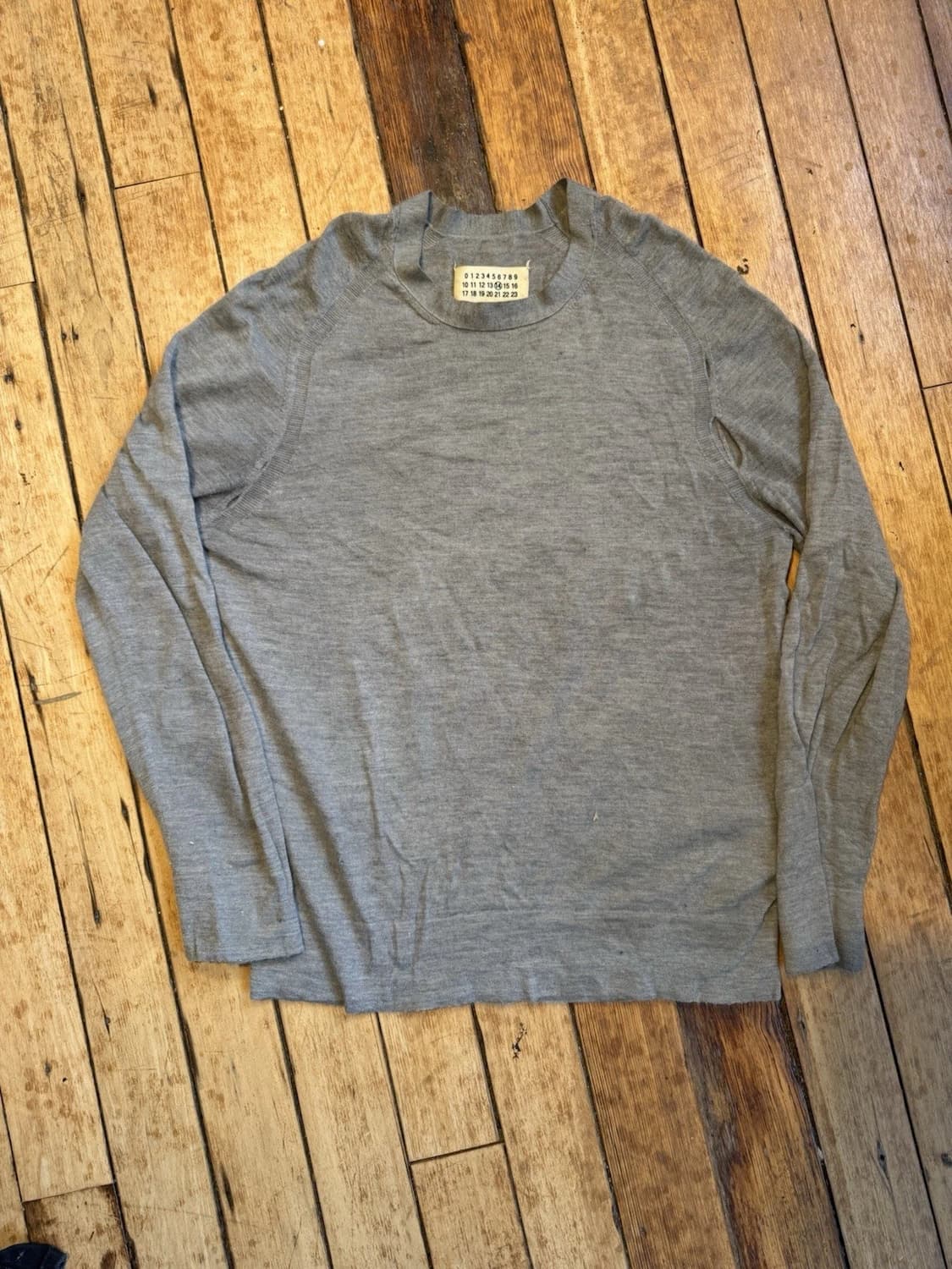 메종 마르지엘라 회색 래글런 슬리브 스웨터 상품이미지1