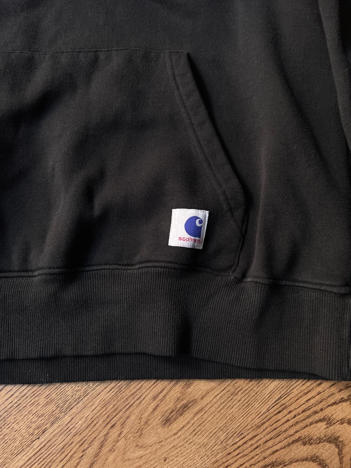 [L]칼하트x소프넷 블랙 후드 티셔츠 상품이미지4