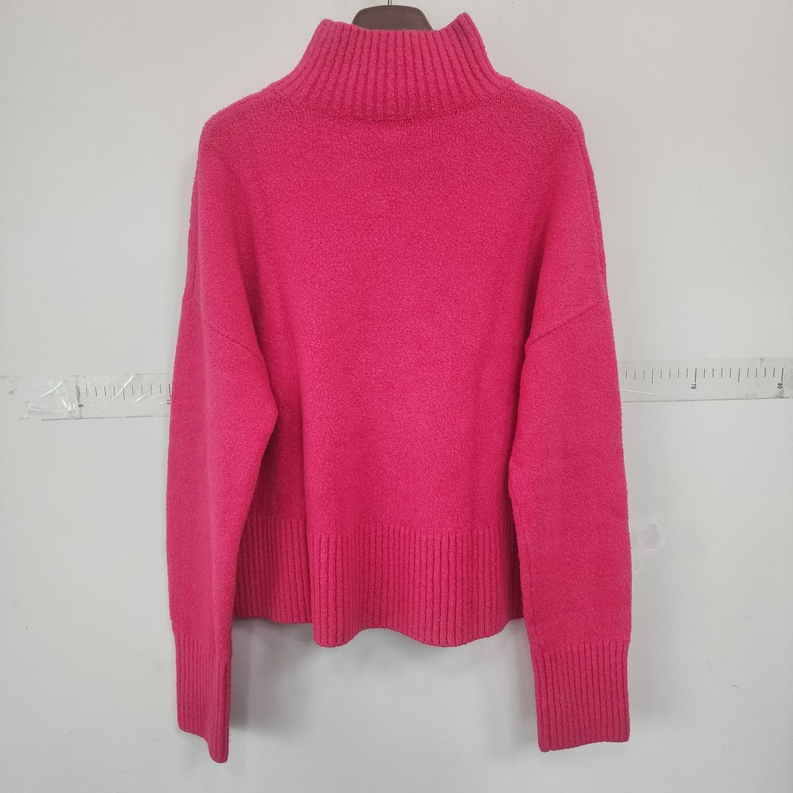 앤아더스토리 핫핑크 터틀넥 니트 스웨터 상품이미지8