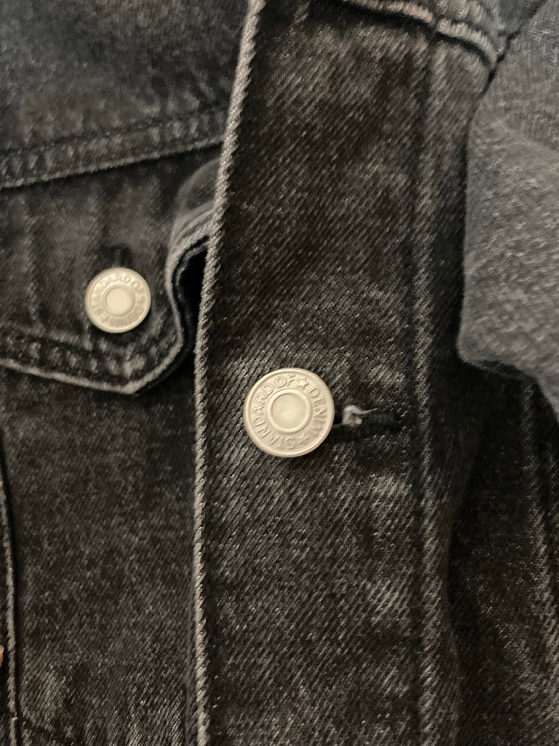 [에잇세컨즈,L] 루즈핏 데님 트러커 자켓 블랙 상품이미지7