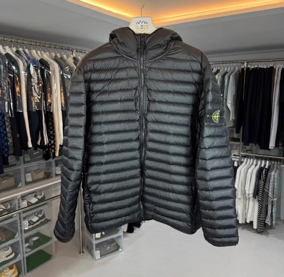 [정품] 스톤아일랜드 블랙 룸우븐 경량 패딩L 상품이미지1