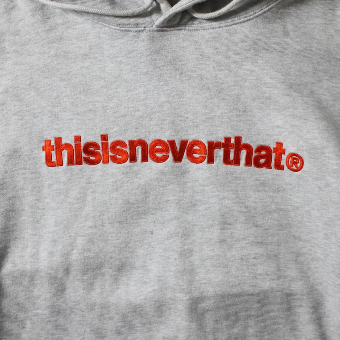 thisisneverthat® 디네뎃 그레이 후드티 상품이미지3