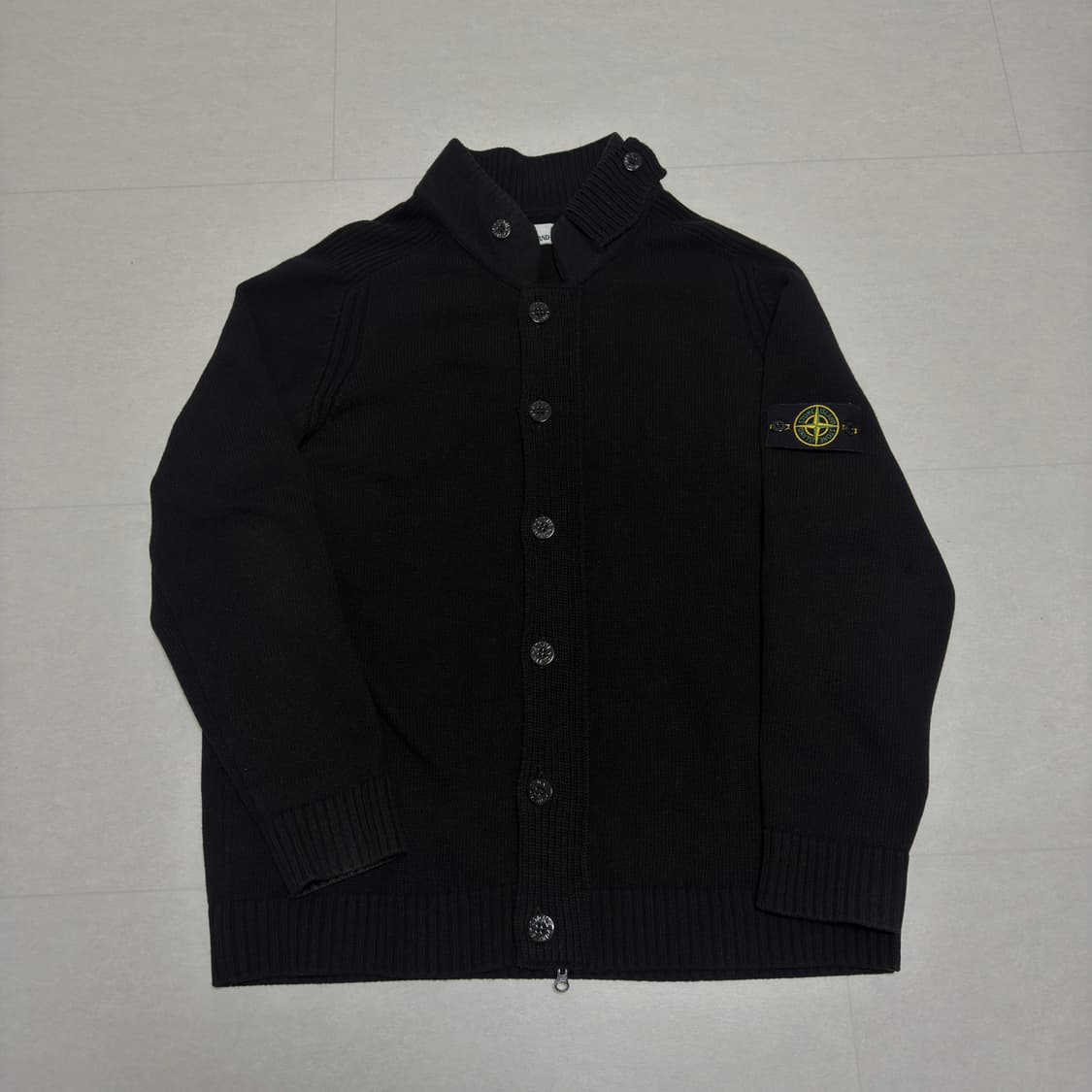 [ 3XL ] 스톤아일랜드 램스 울 버튼 니트집업 블랙 상품이미지1