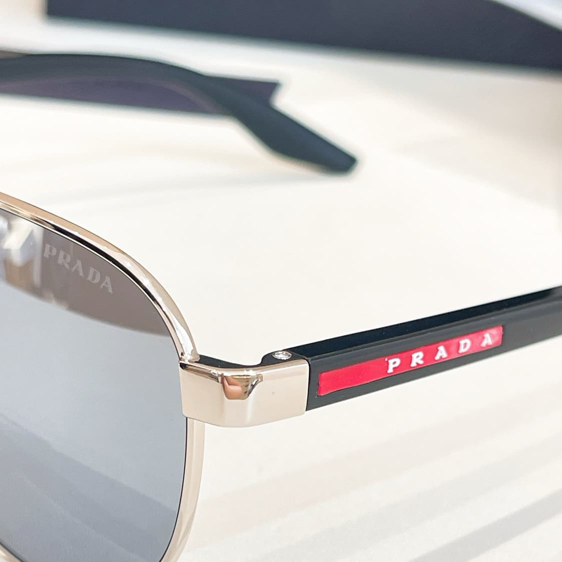 프라다 심볼 선글라스 슬레이트 그레이 렌즈 SPS A52 상품이미지2
