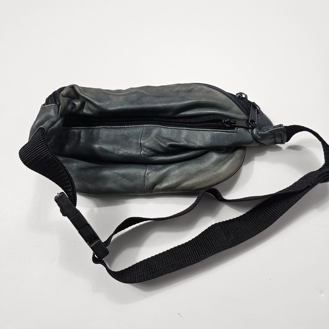 노티카 레더 미니 웨이스트백 상품이미지2