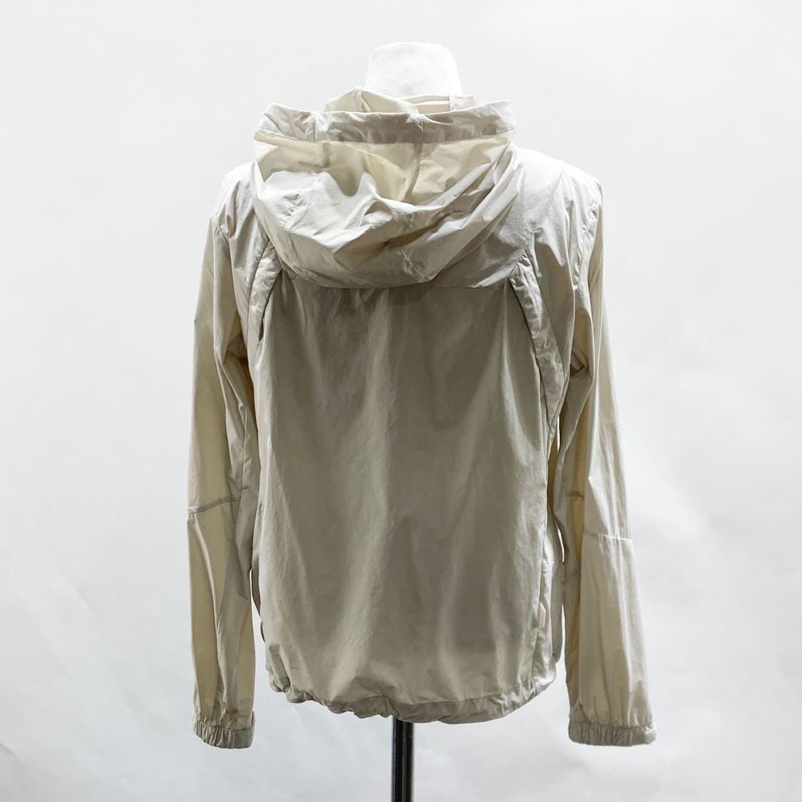 아이더 2025 여성후드 바람막이집업 S  상품이미지3