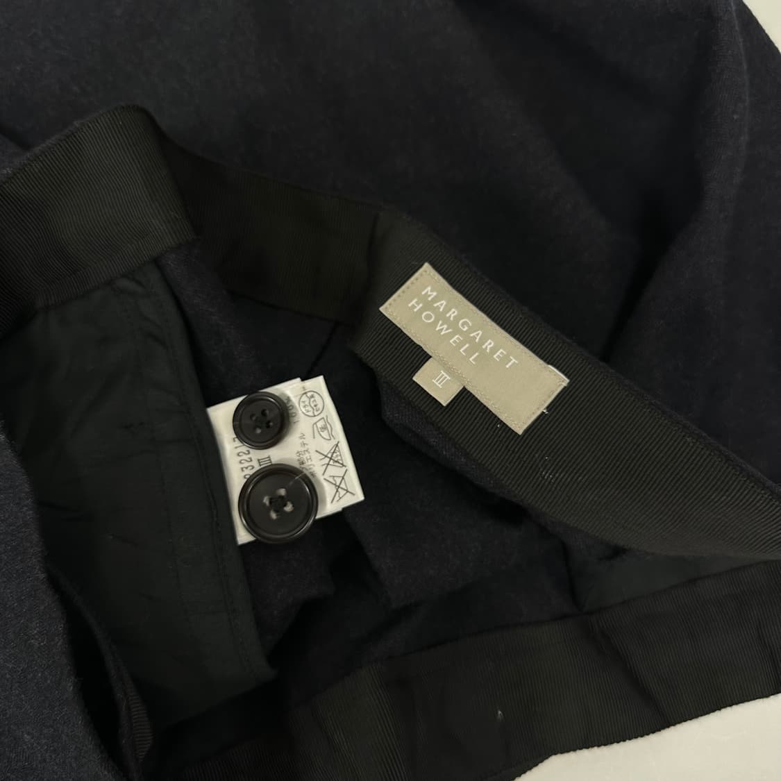 마가렛호웰 플리츠 랩 스커트 상품이미지7