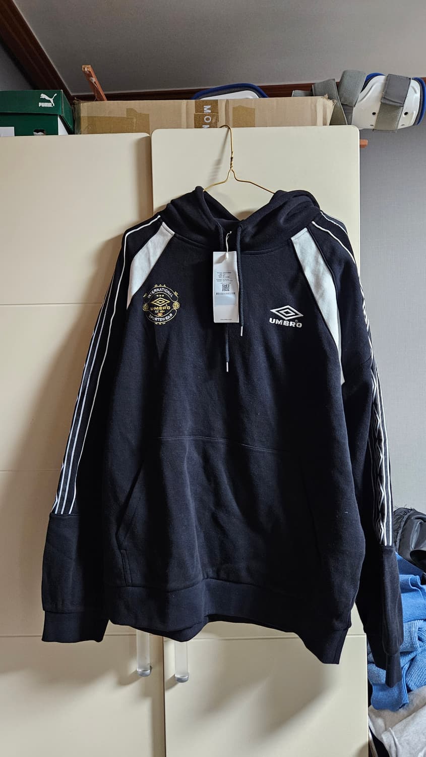 엄브로 앰블럼 후드 상품이미지1