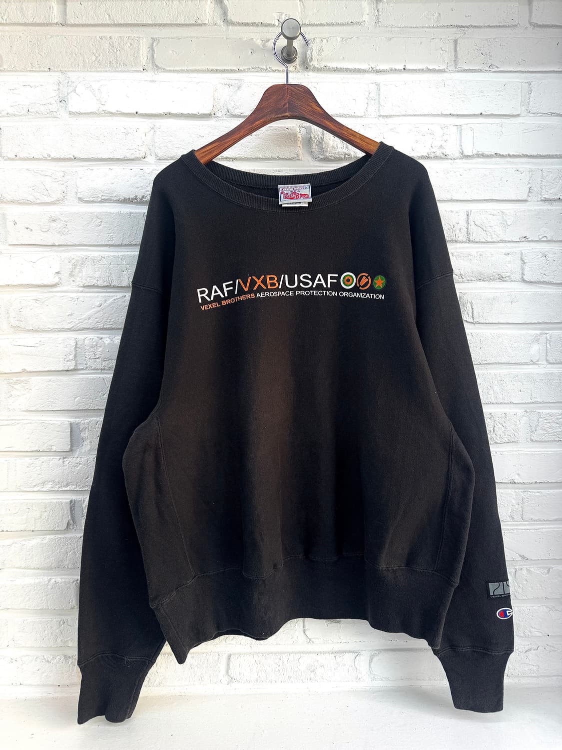 챔피온 블랙 리버스위브 스웻셔츠 상품이미지3