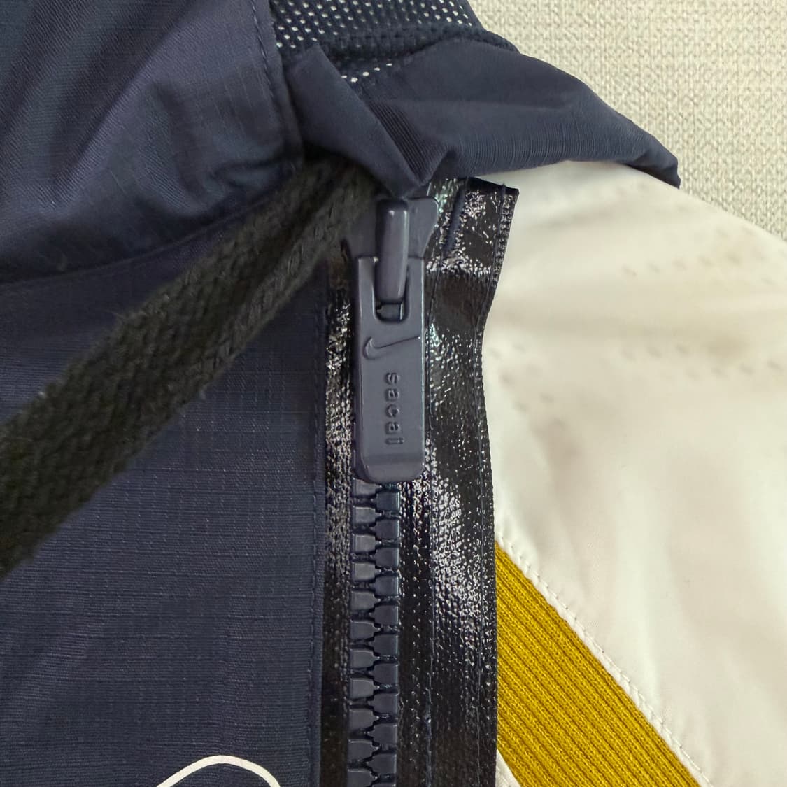 [S] 나이키 x 사카이 여성 바람막이 상품이미지6