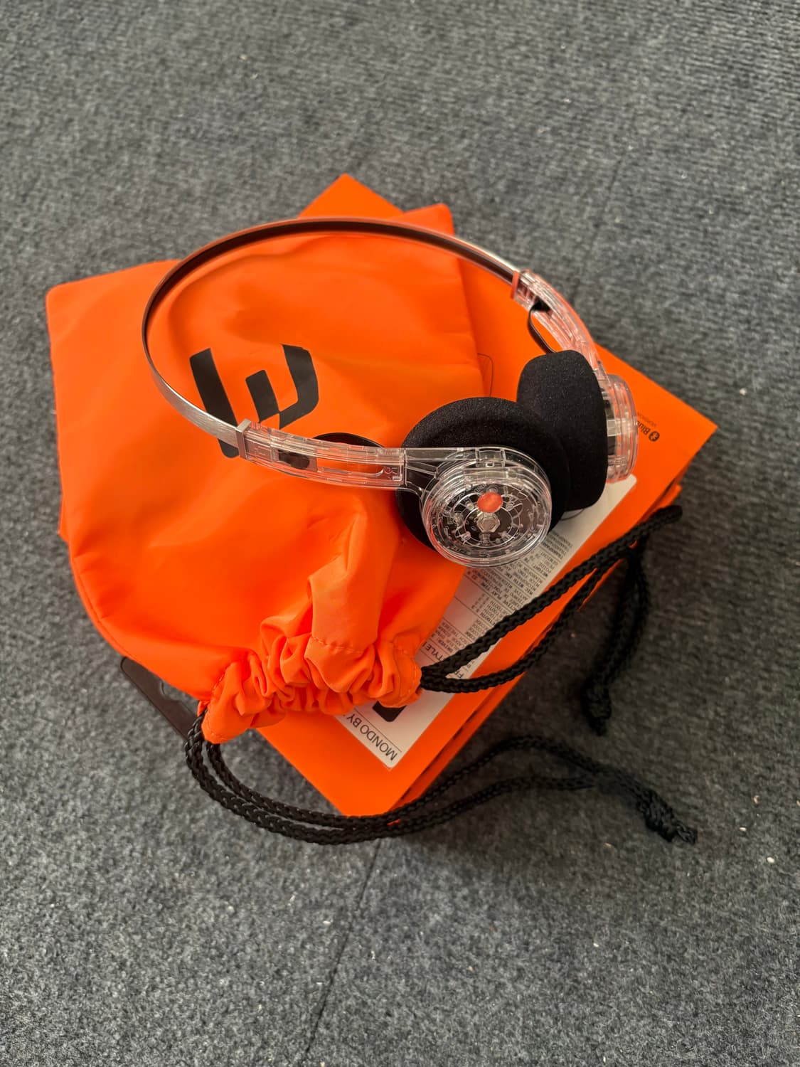 몬도 프리스타일 투명 온이어 헤드폰 블루투스 상품이미지1