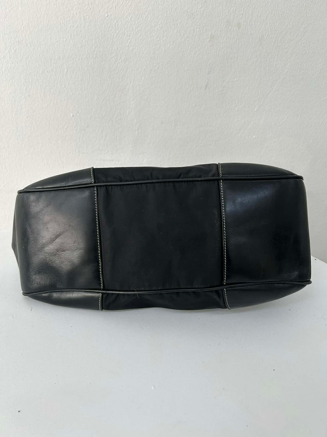 프라다 포코노 나일론 버클 호보 숄더백 상품이미지5