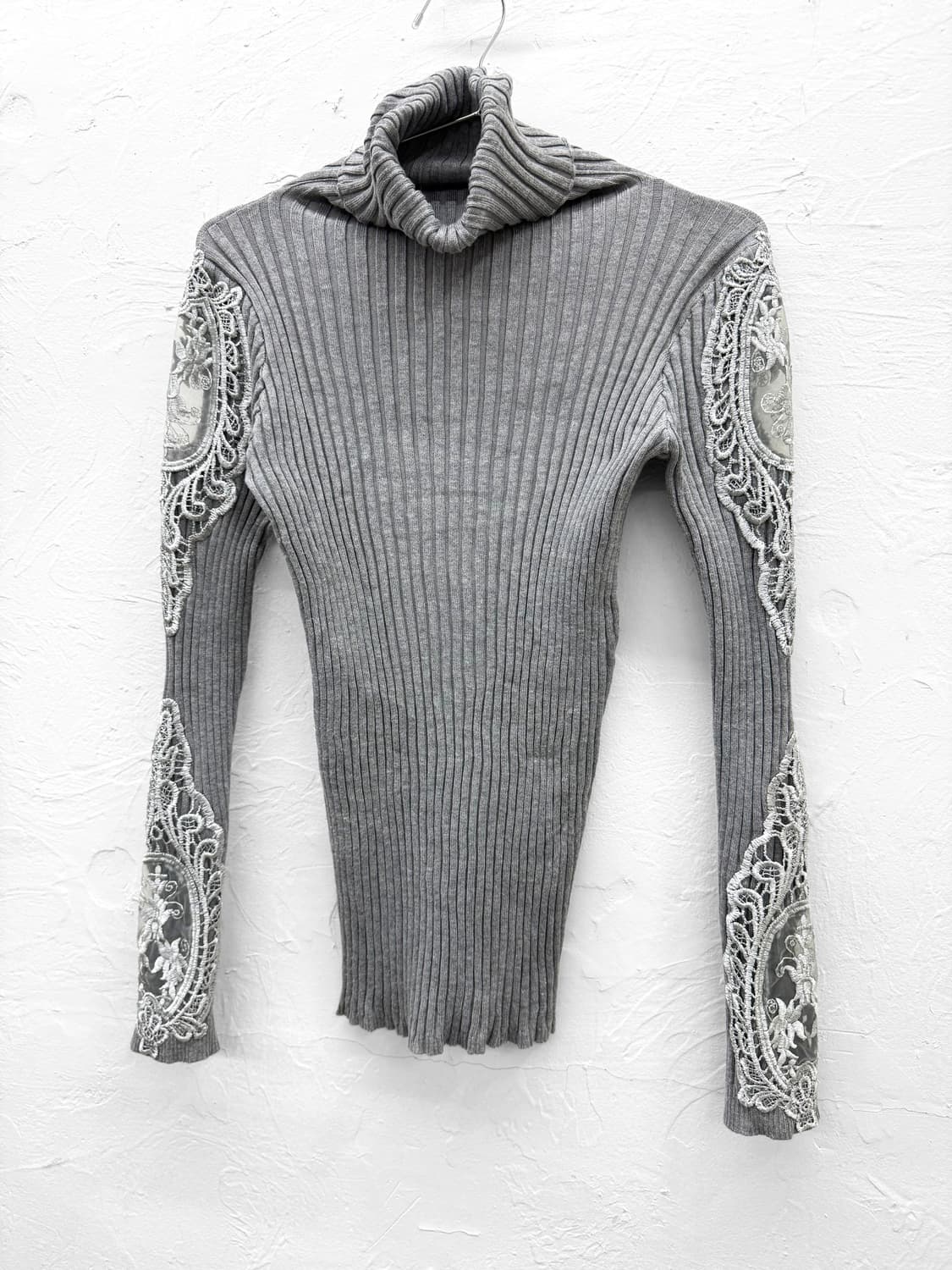 JPN 레이스 암 터틀넥 니트 상품이미지2