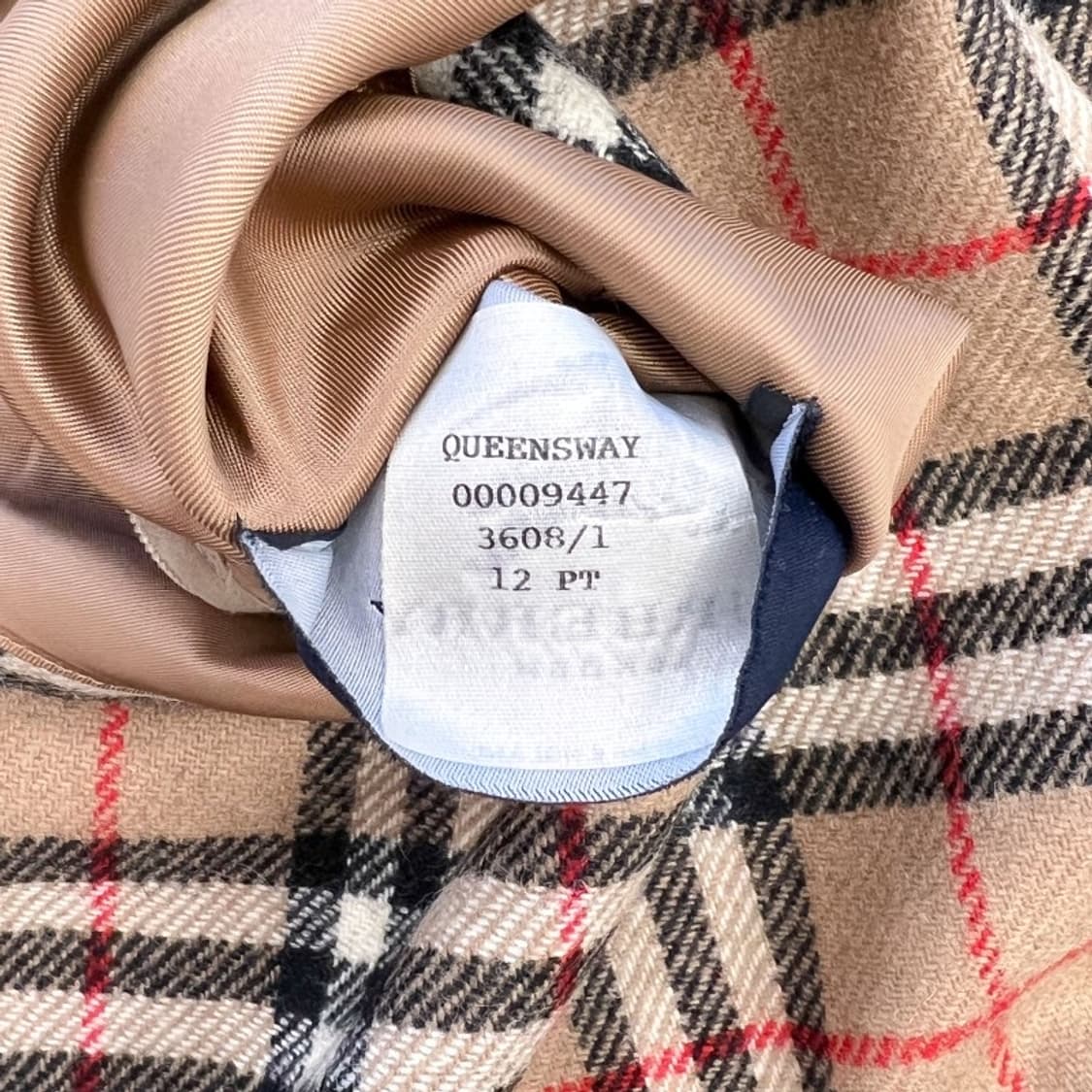 정품 버버리 베이지 코트 내피 상품이미지5