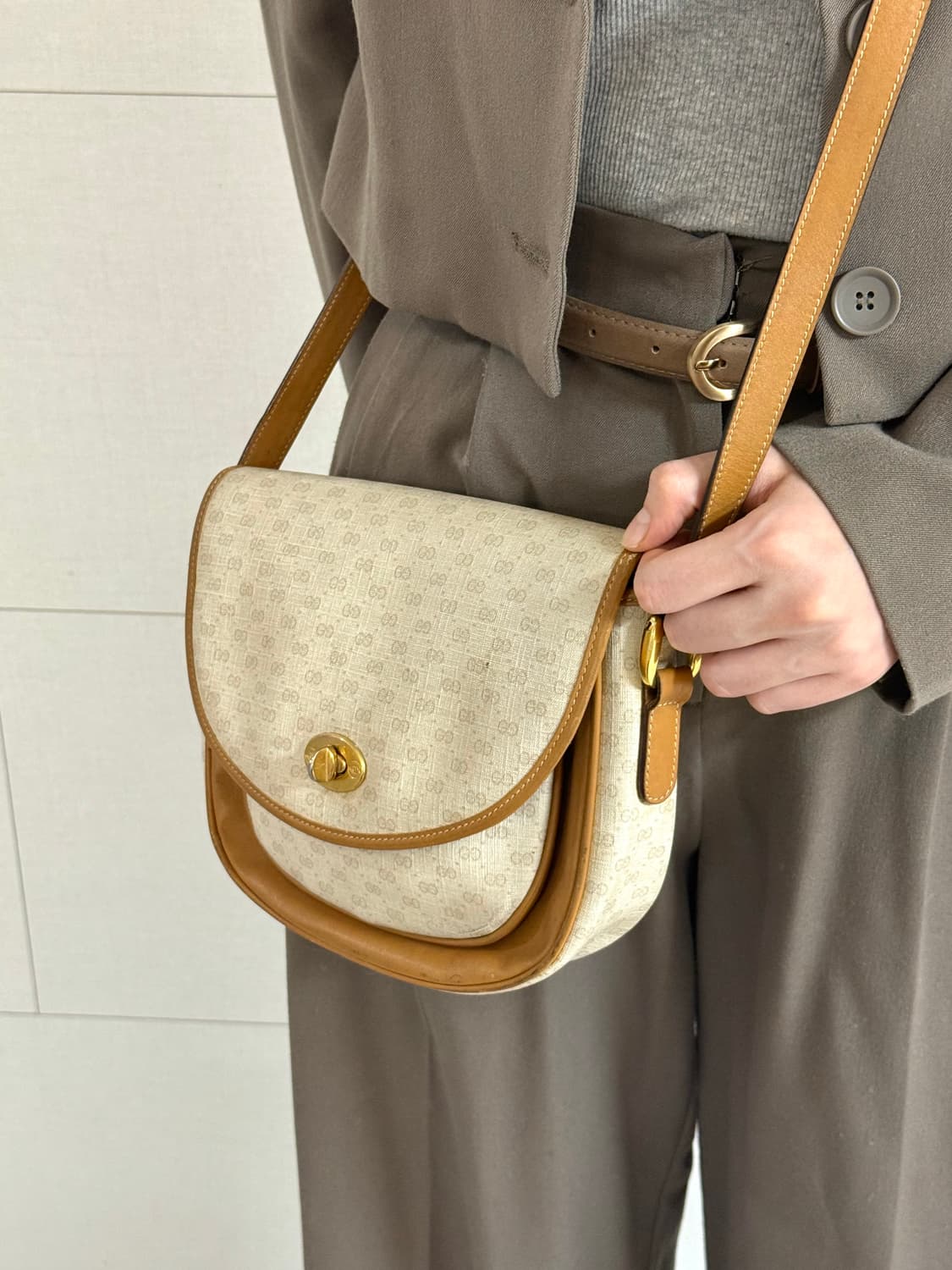 (정품) 구찌 베이지 크로스백 올드버전 상품이미지1
