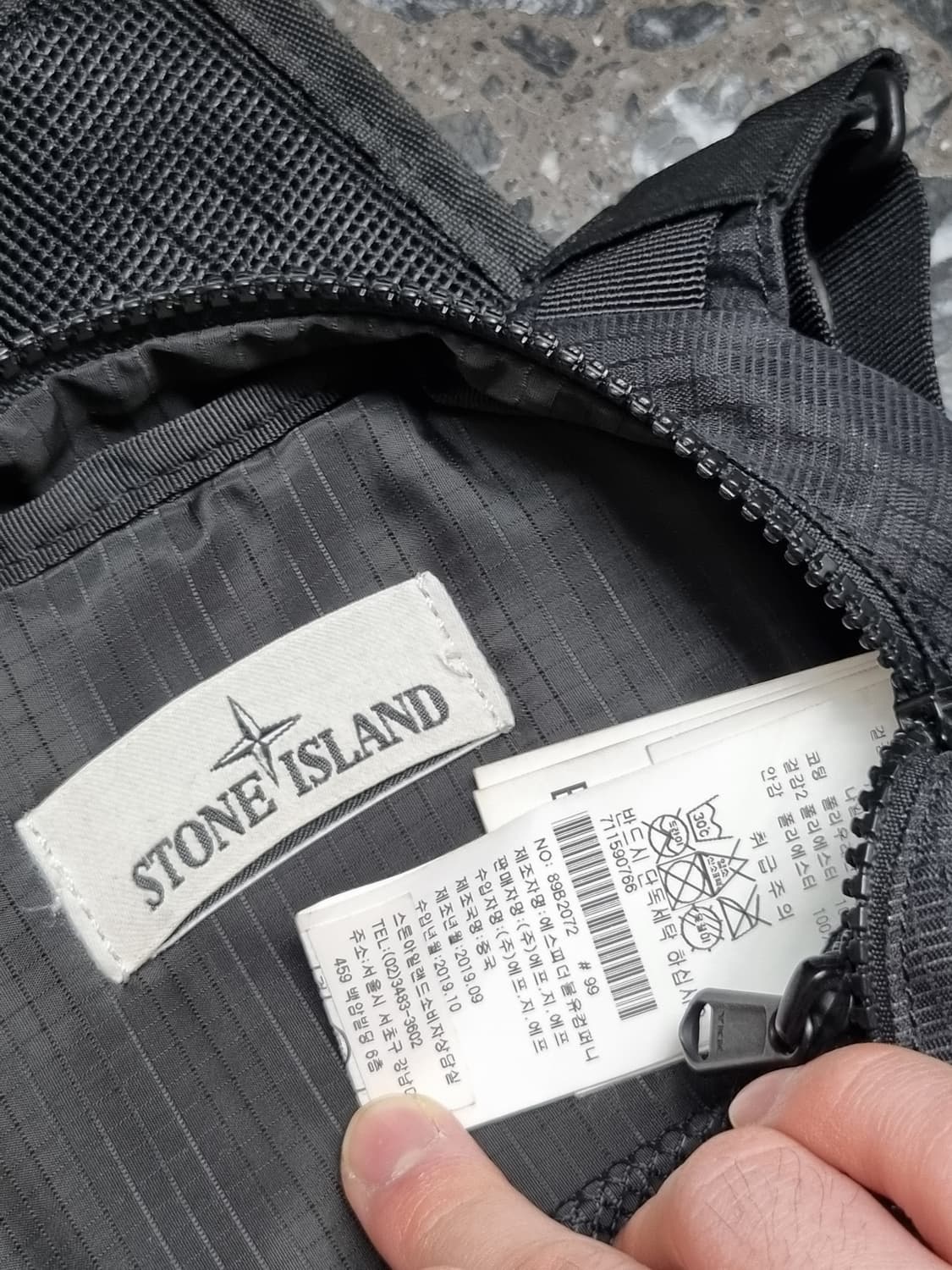 스톤아일랜드 하네스 벨트백 상품이미지4