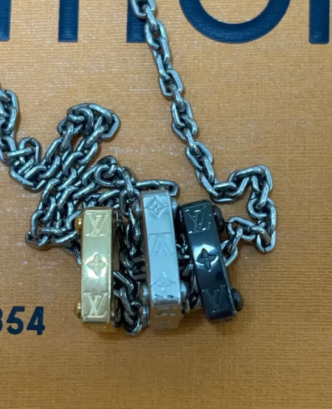 루이비통 볼트목걸이 상품이미지2